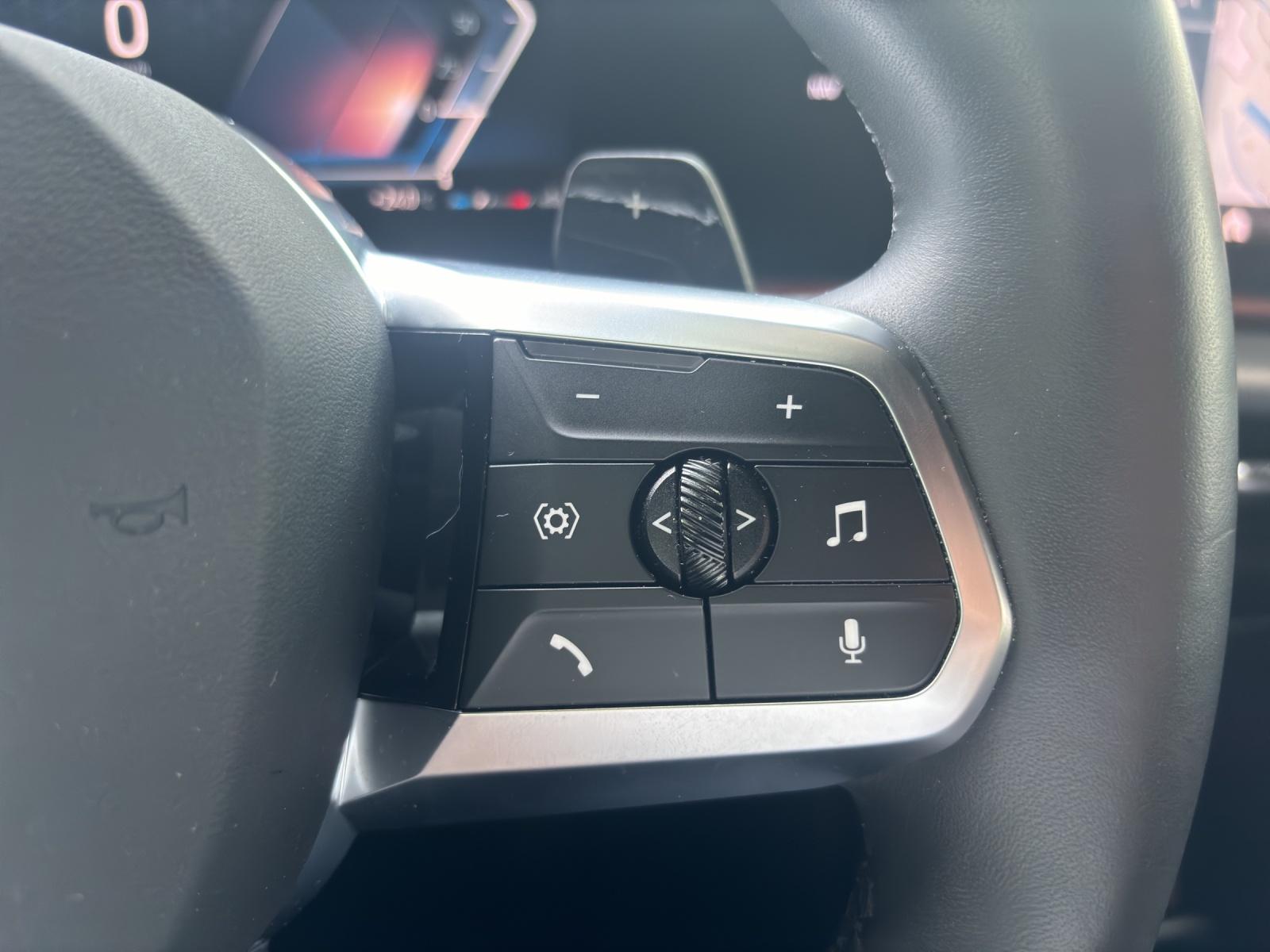 BMW X2 20i sDrive paddles-image-15