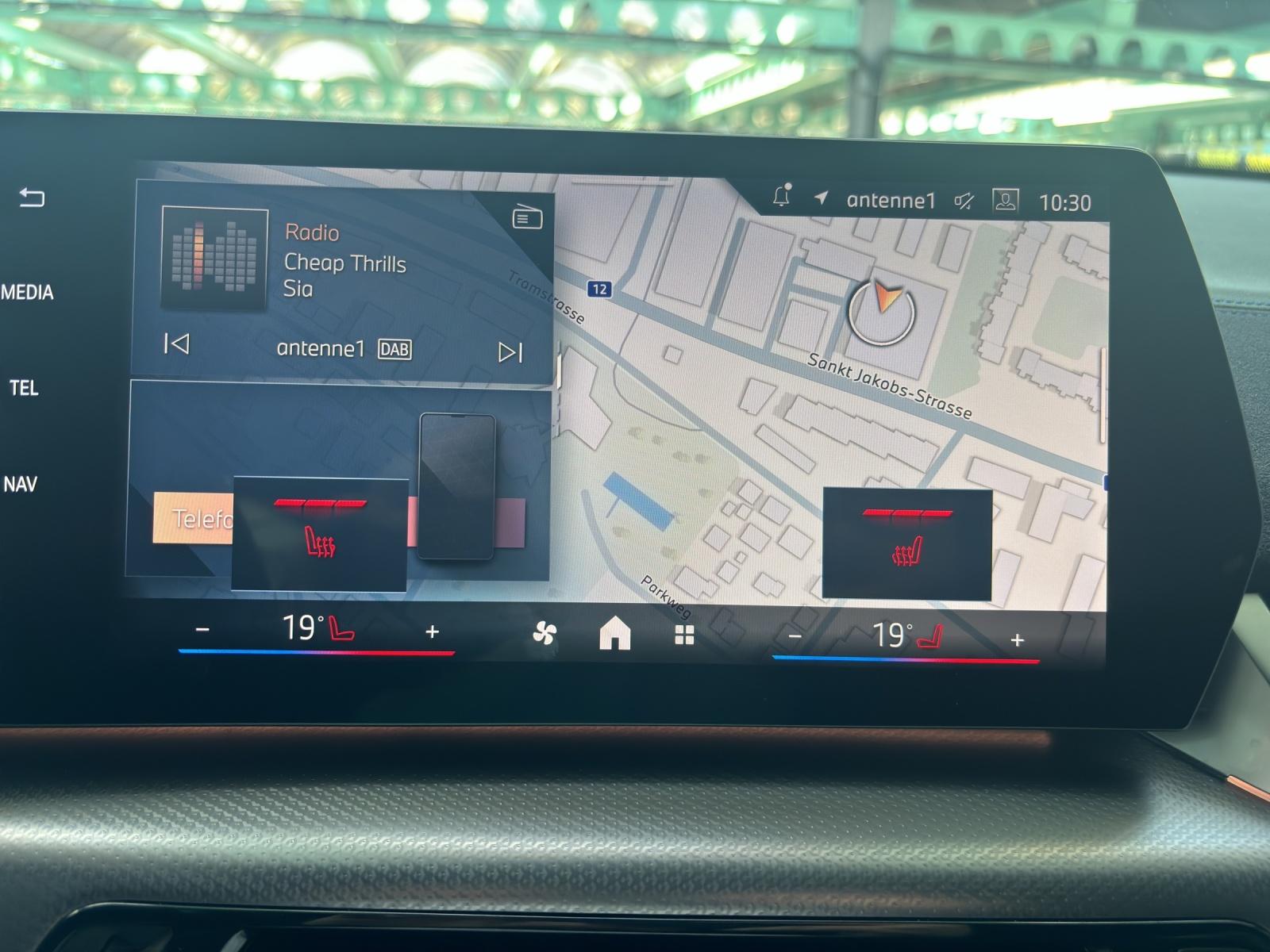 BMW X2 20i sDrive paddles-image-14