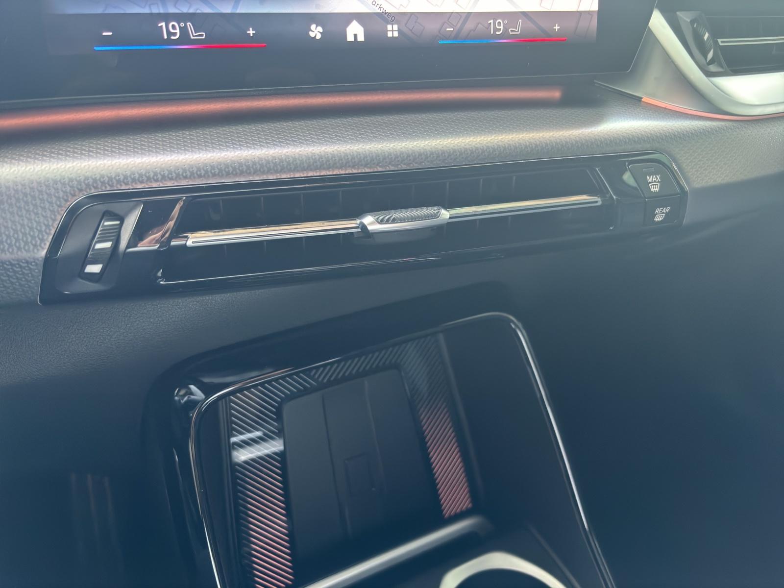 BMW X2 20i sDrive paddles-image-13