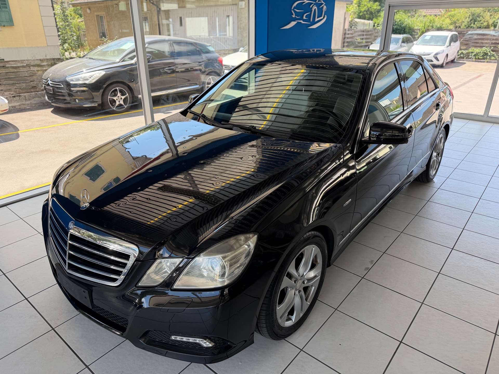 MERCEDES-BENZ E 250 CDI BlueEfficiency Avantgarde Automatic-image-0