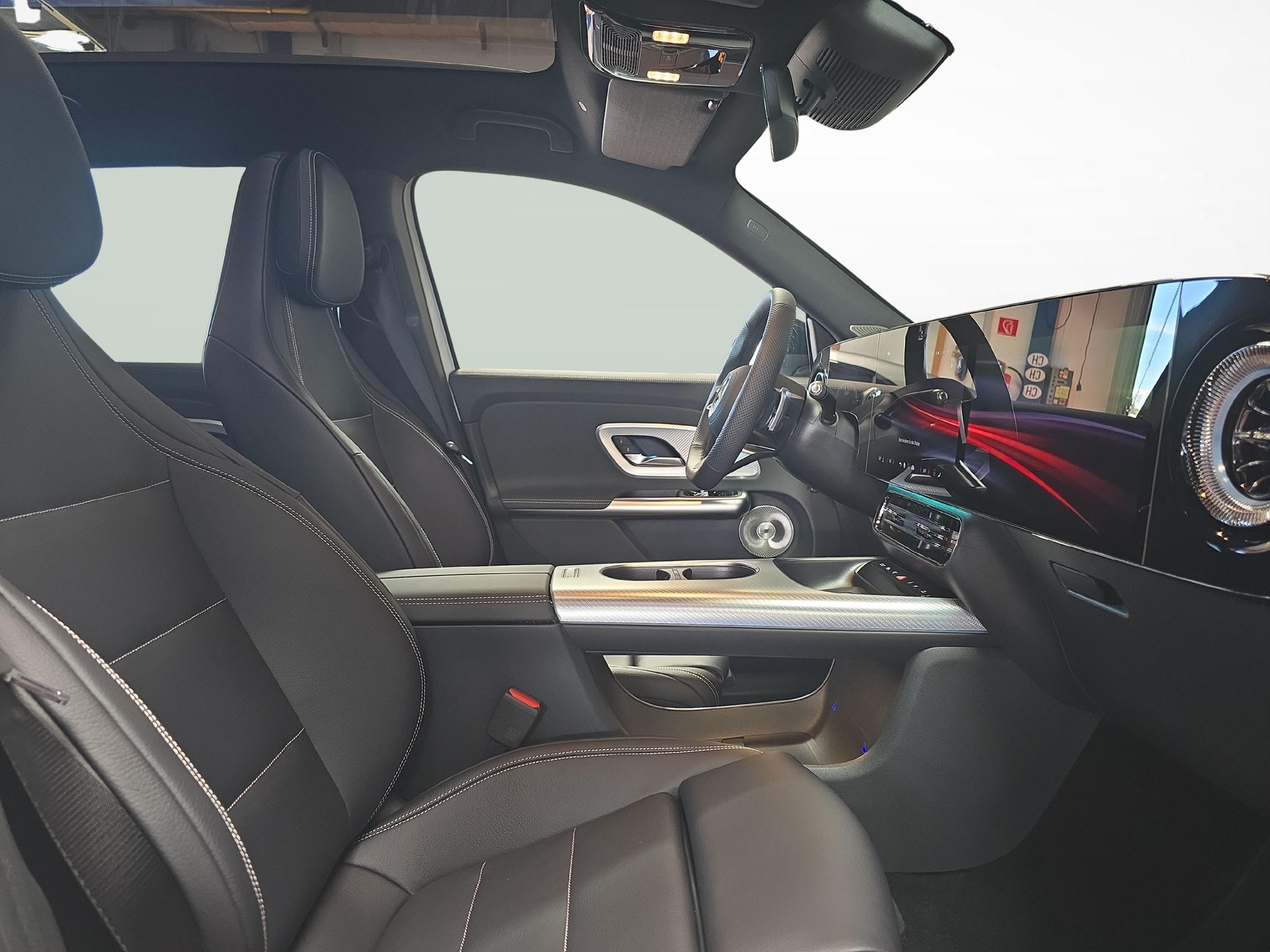 MERCEDES-BENZ GLB 220 4MATIC AMG Line-image-7