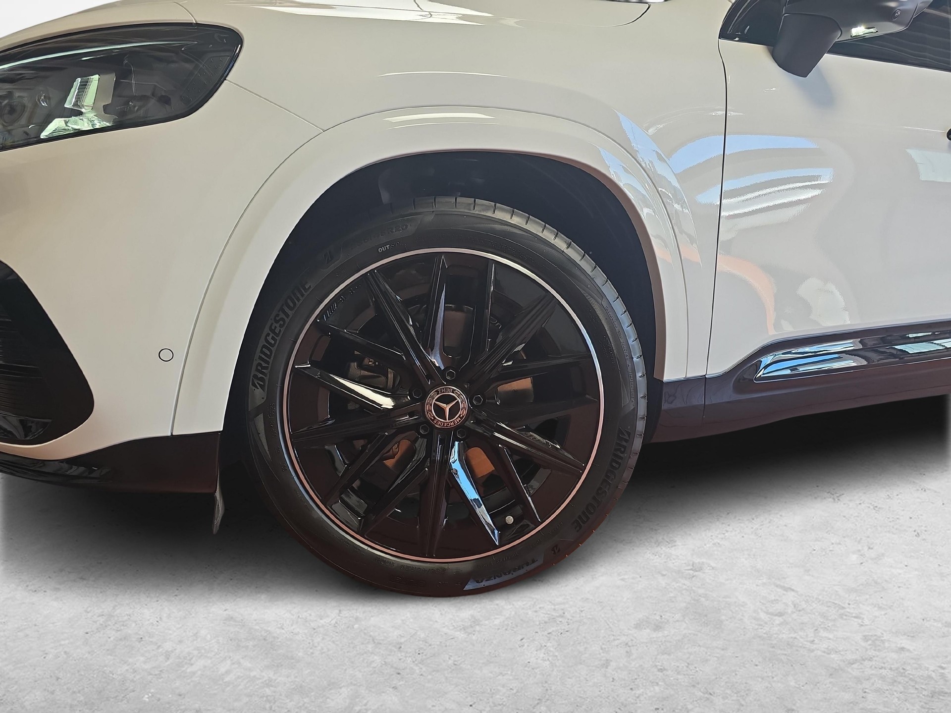 MERCEDES-BENZ GLB 220 4MATIC AMG Line-image-11