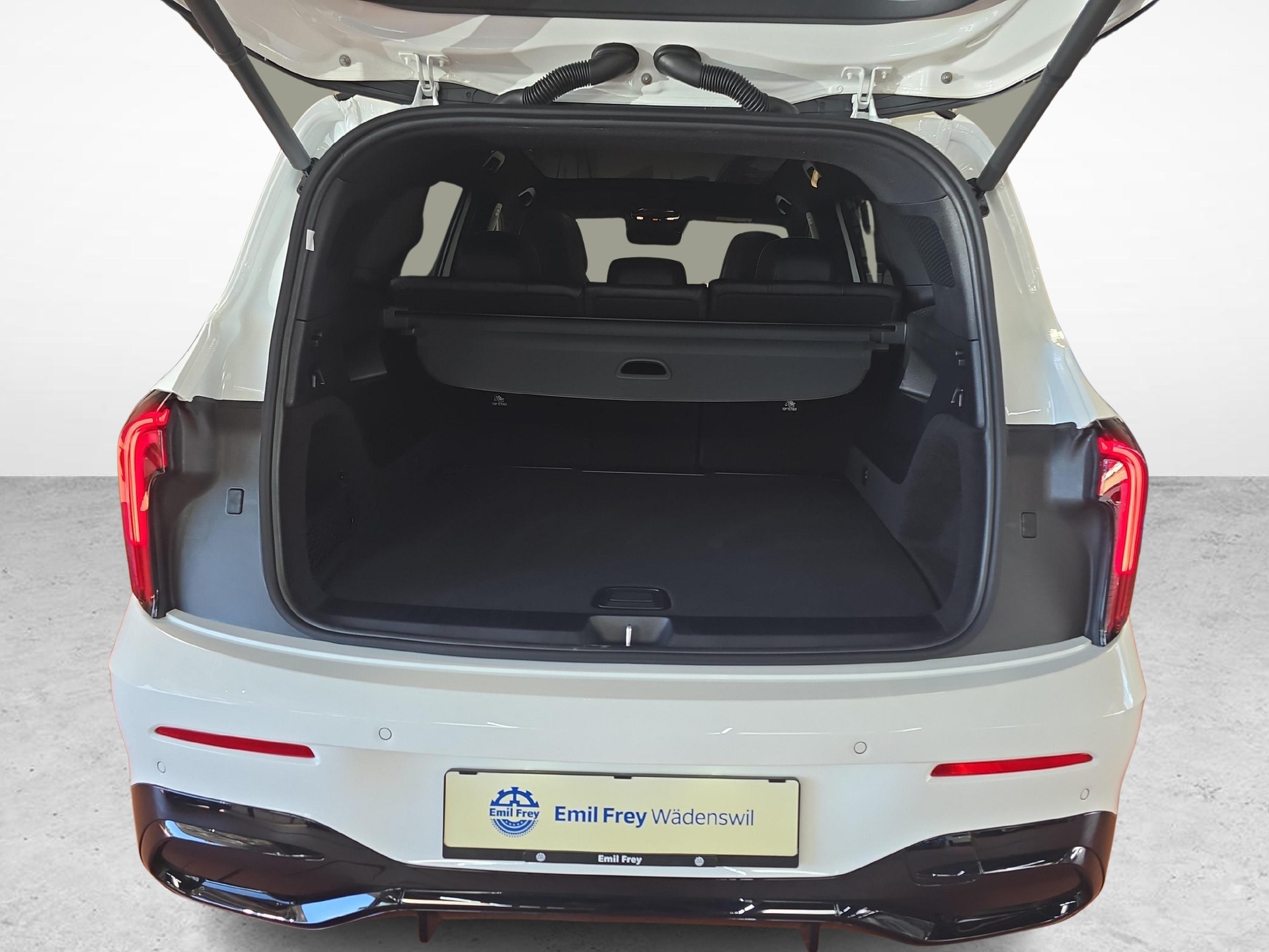MERCEDES-BENZ GLB 220 4MATIC AMG Line-image-10