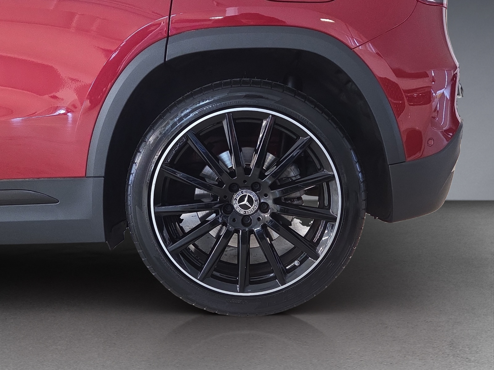 MERCEDES-BENZ GLA 250 AMG Line-image-5