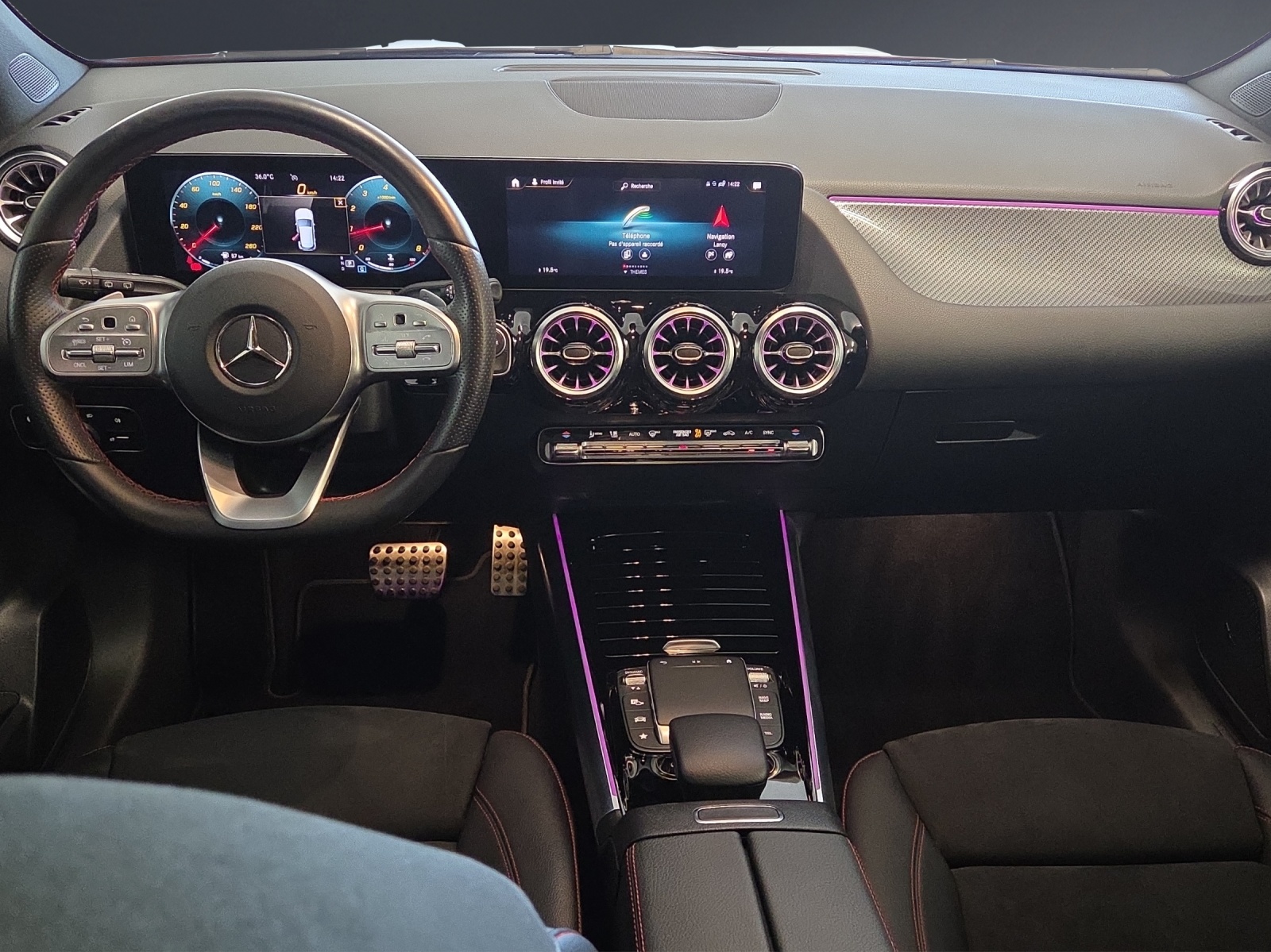 MERCEDES-BENZ GLA 250 AMG Line-image-11