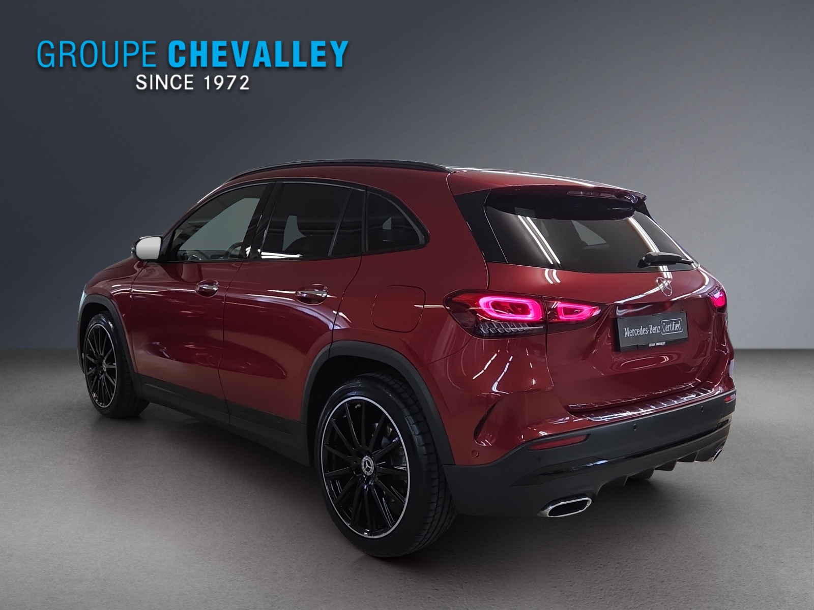MERCEDES-BENZ GLA 250 AMG Line-image-3