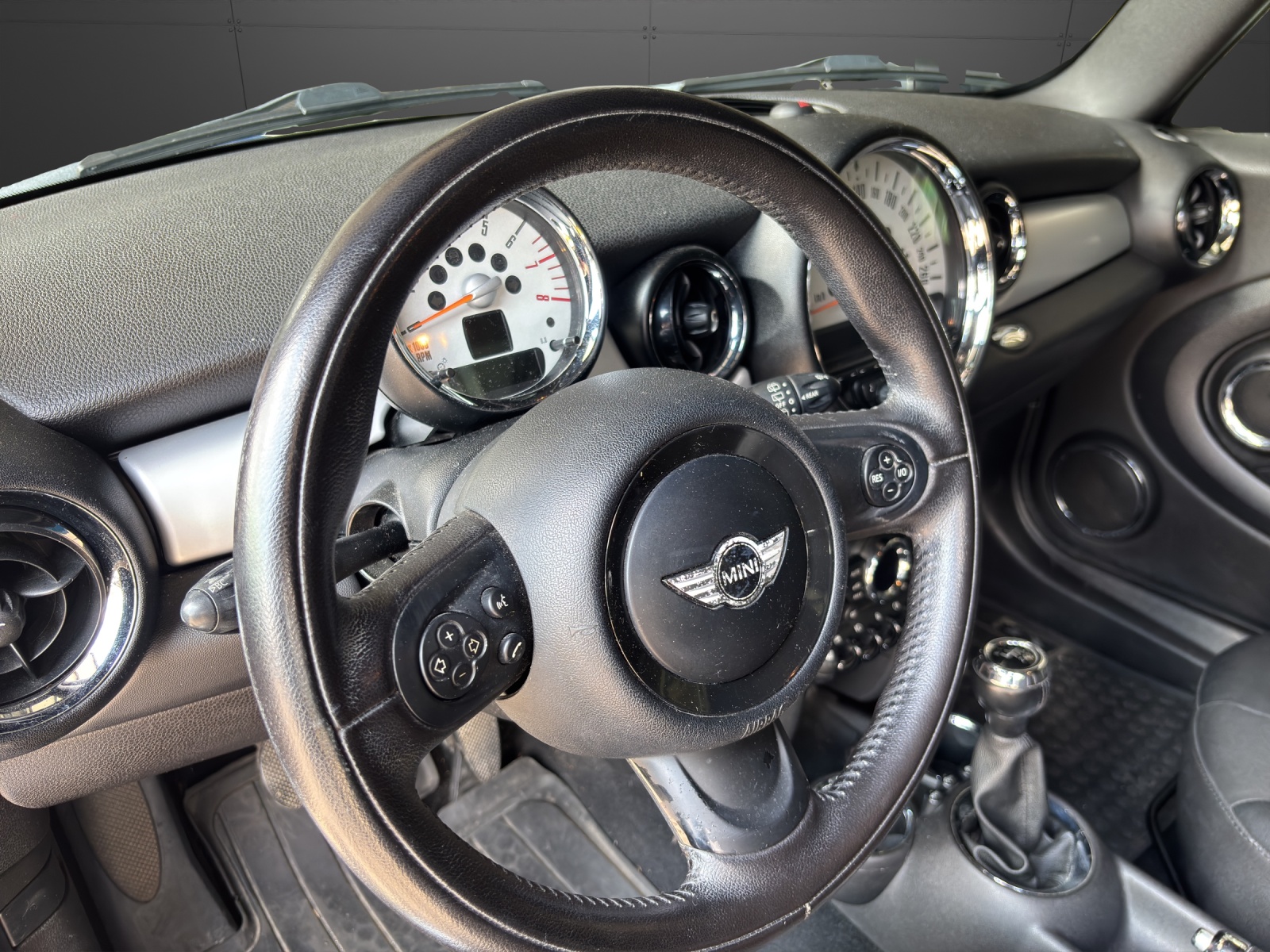 MINI Cooper-image-3