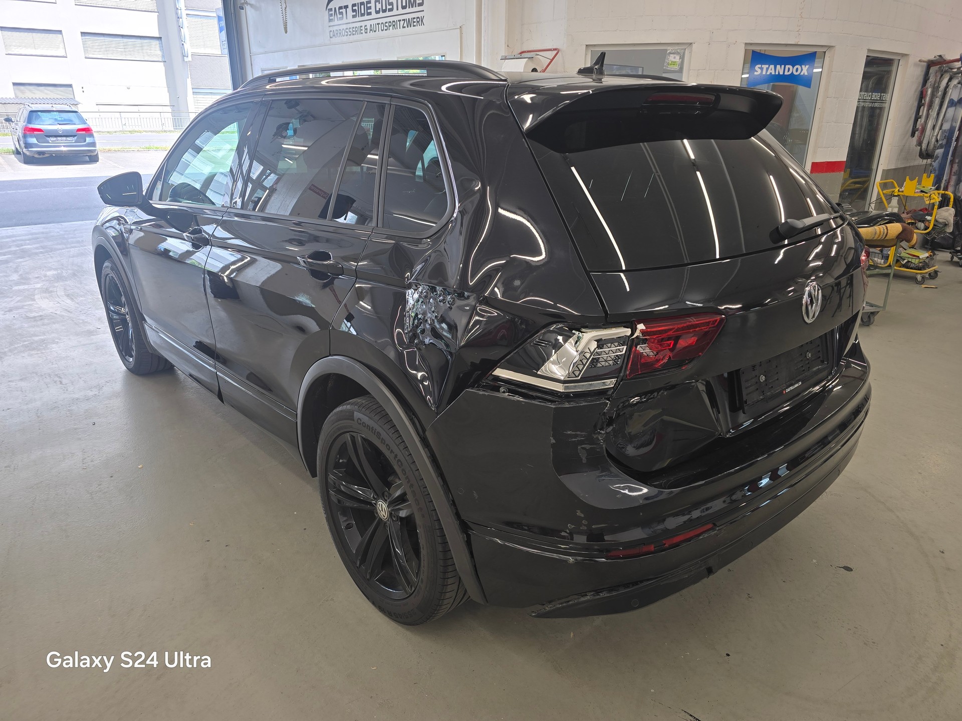 VW VW Tiguan 2.0 TSI R-Line 4Motion DSG-image-4