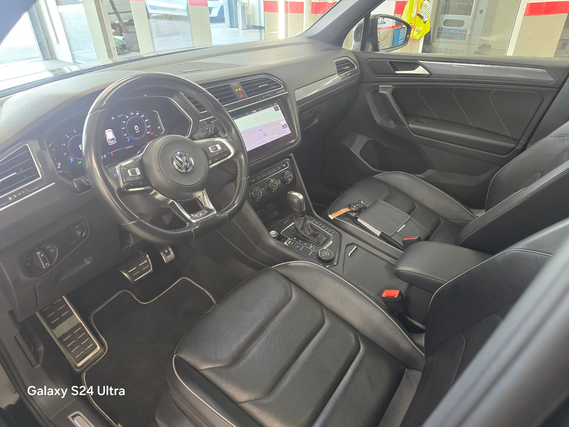 VW VW Tiguan 2.0 TSI R-Line 4Motion DSG-image-10