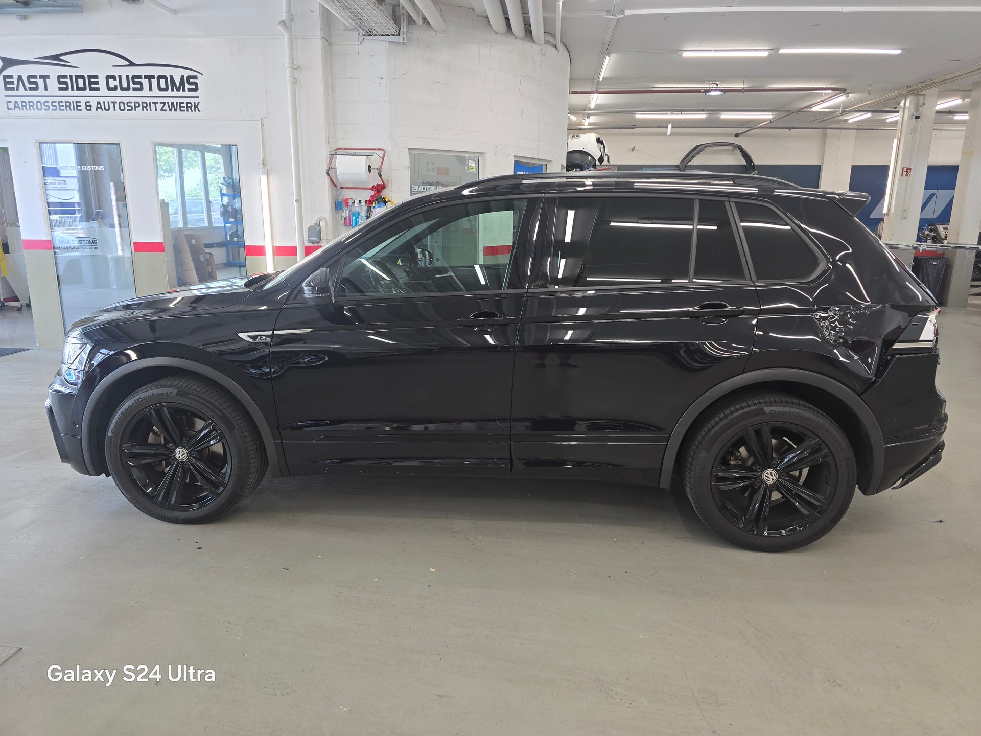VW VW Tiguan 2.0 TSI R-Line 4Motion DSG-image-3
