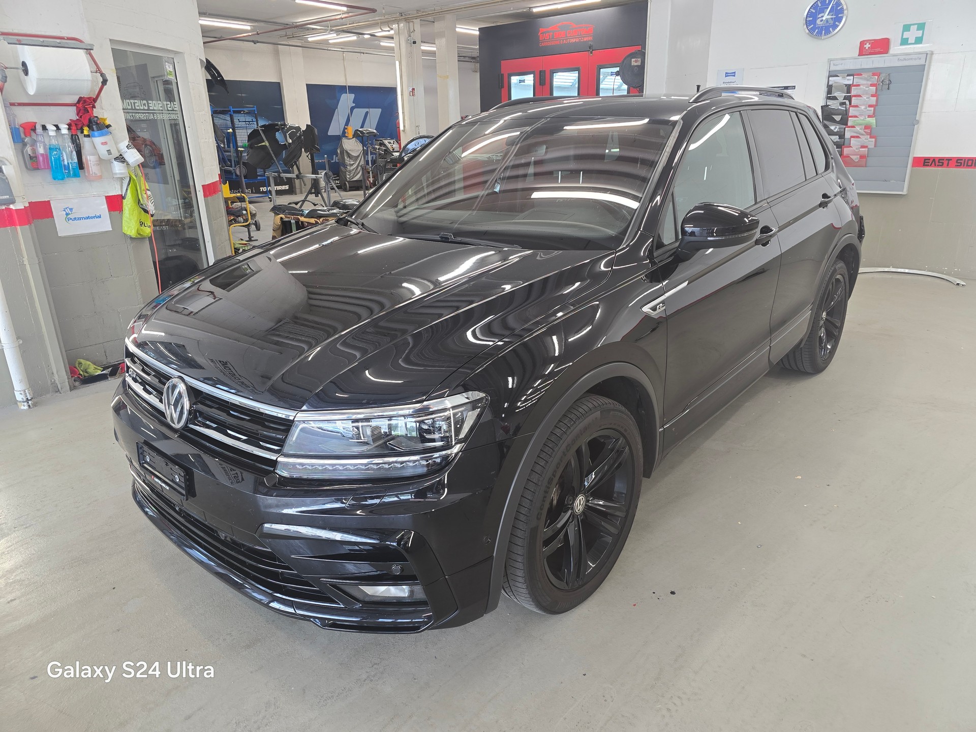 VW VW Tiguan 2.0 TSI R-Line 4Motion DSG-image-2