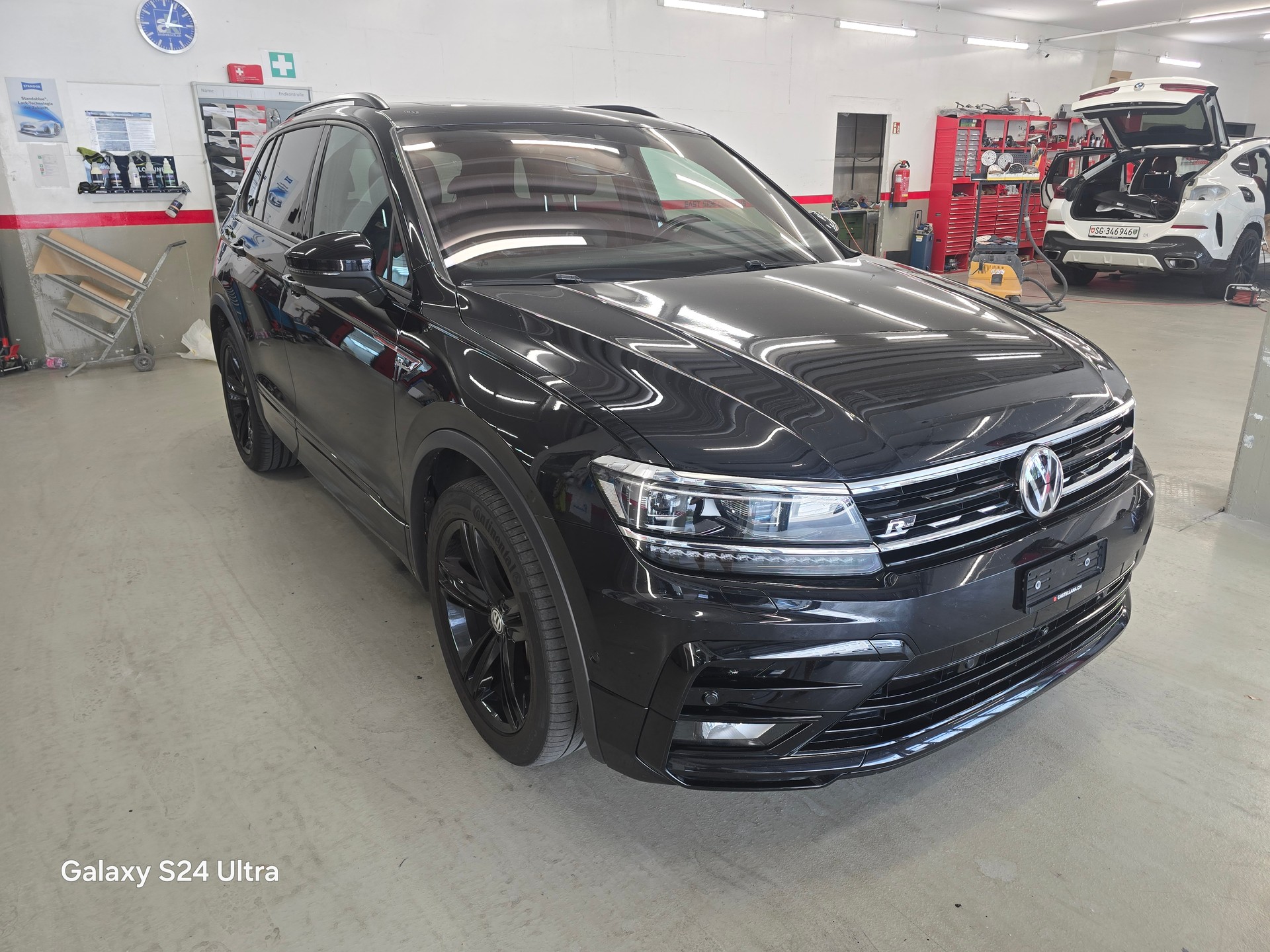 VW VW Tiguan 2.0 TSI R-Line 4Motion DSG-image-0