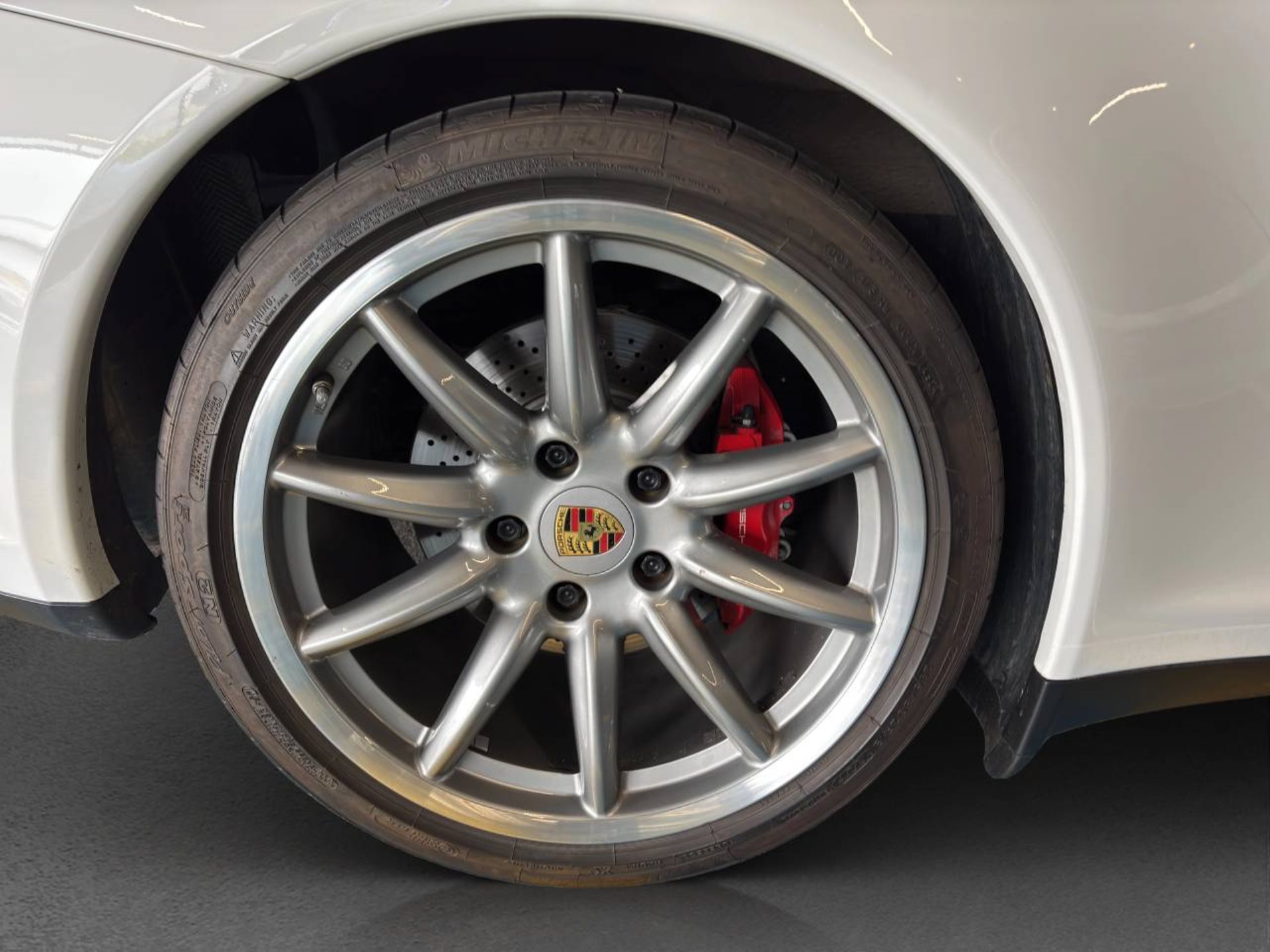 PORSCHE 911 Carrera 4S Cabriolet-image-11