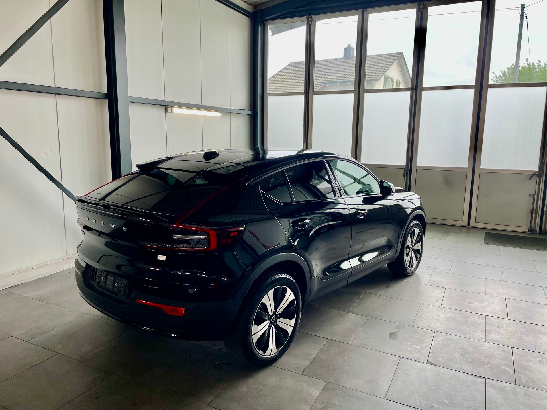 VOLVO C40 Recharge P8 Twin AWD Pure Electric Ultimate-image-1