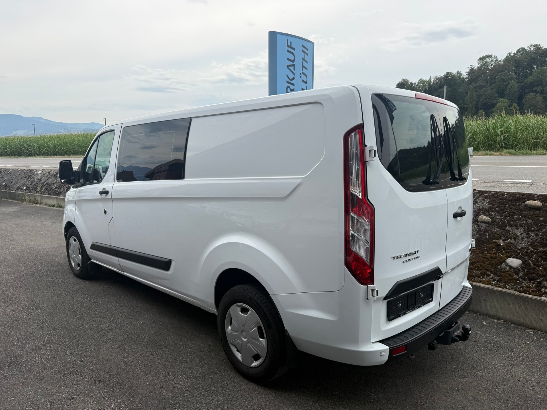 FORD Transit Custom Van 320 L2H1 DK Trend 6 Plätzer-image-1