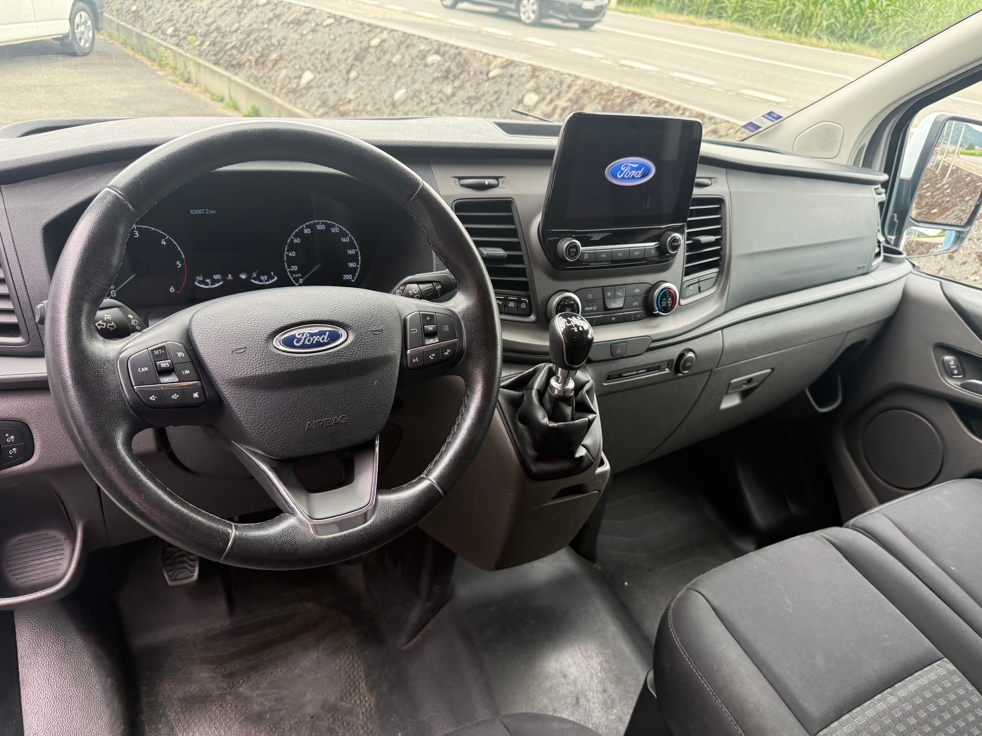 FORD Transit Custom Van 320 L2H1 DK Trend 6 Plätzer-image-2
