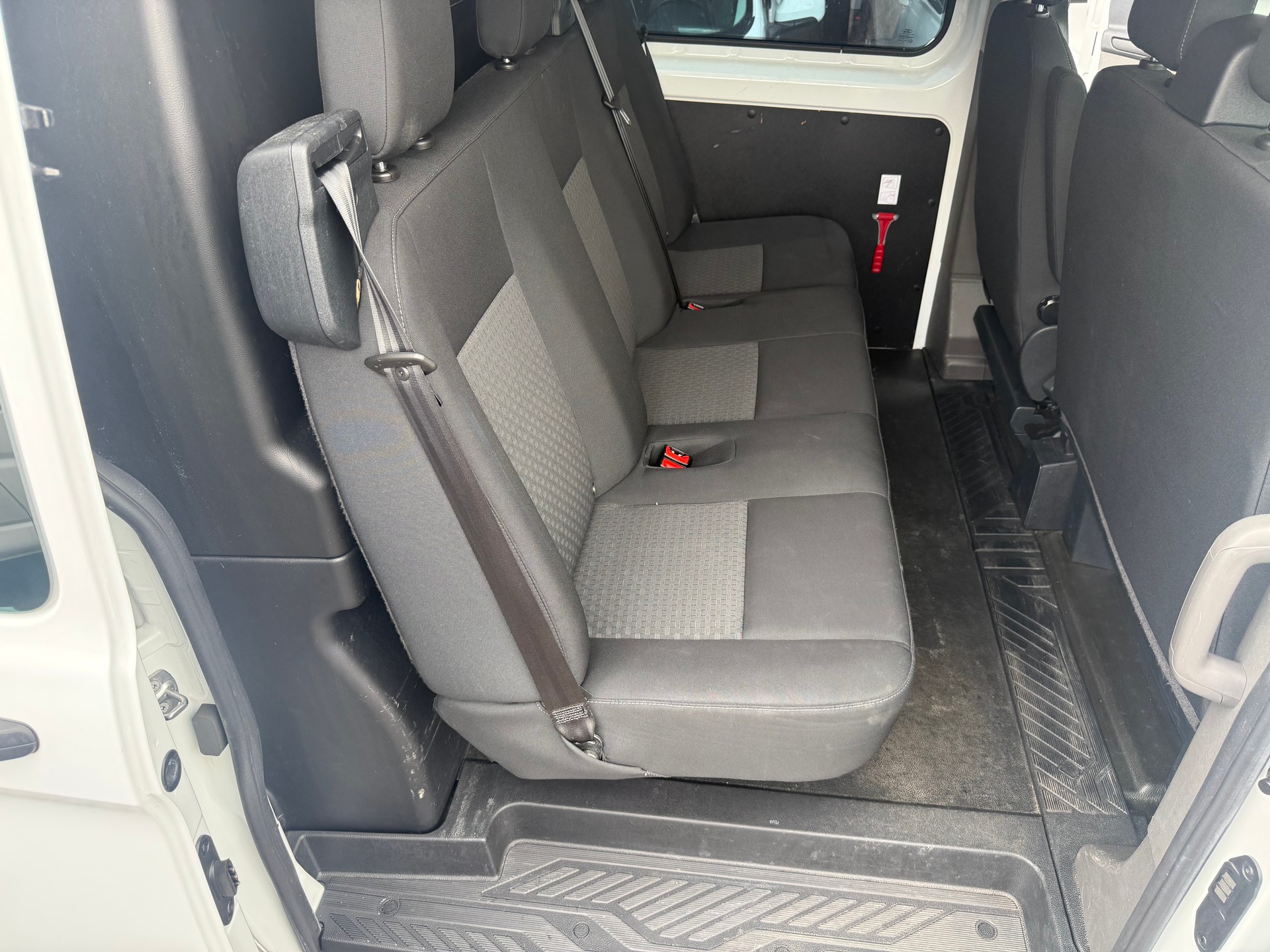 FORD Transit Custom Van 320 L2H1 DK Trend 6 Plätzer-image-3