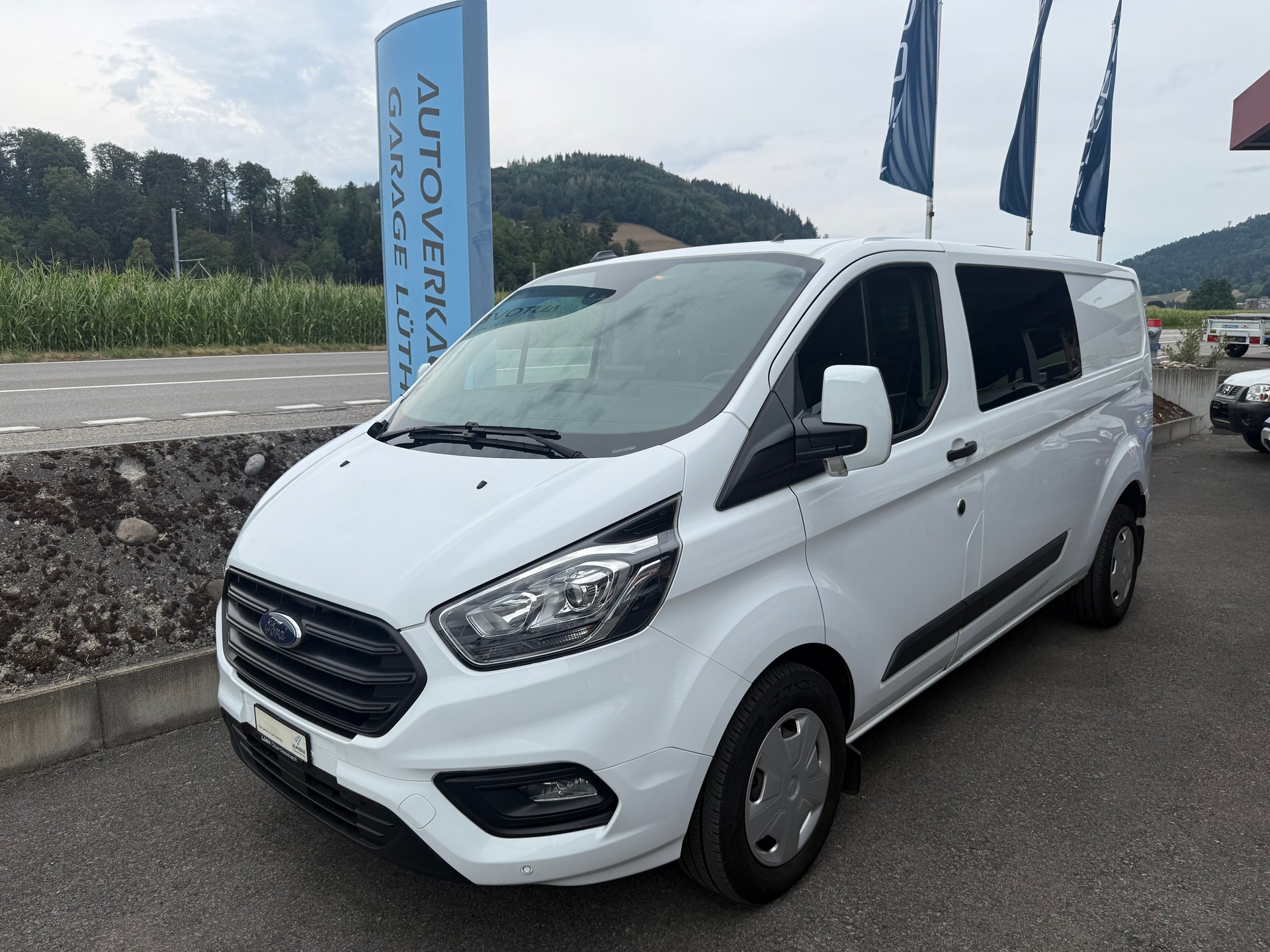 FORD Transit Custom Van 320 L2H1 DK Trend 6 Plätzer-image-0