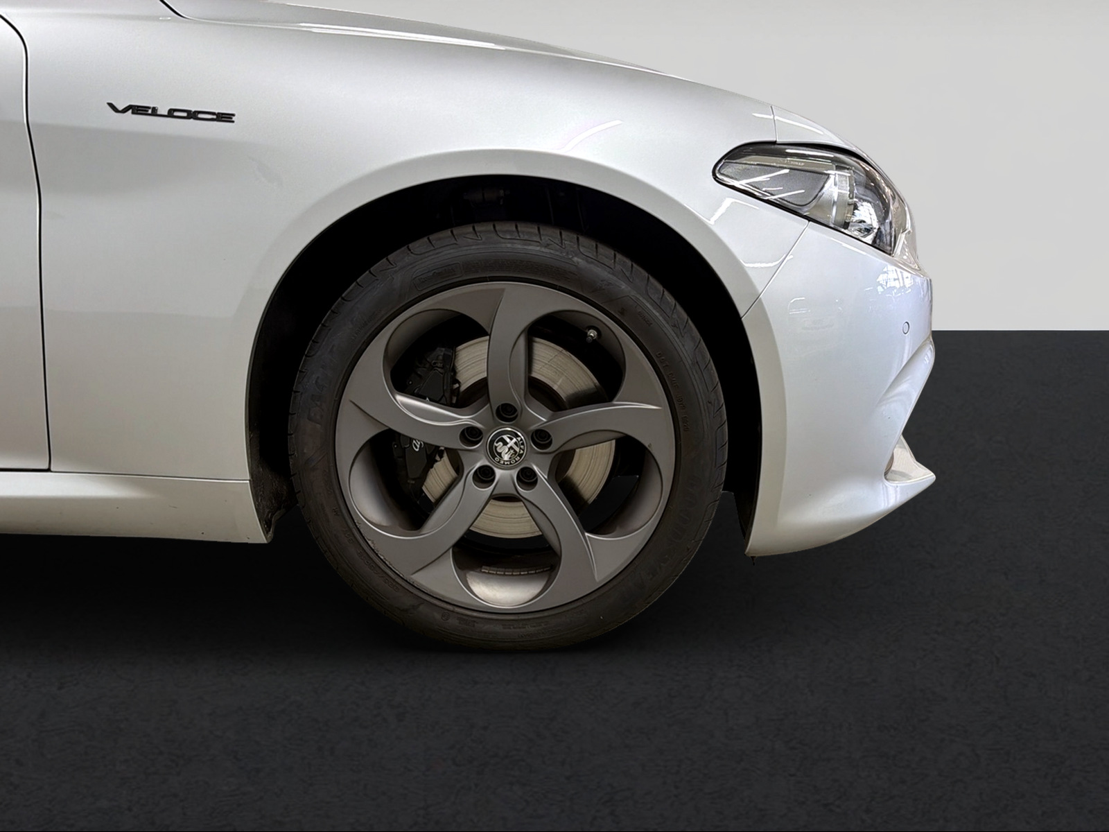 ALFA ROMEO Giulia 2.0 Veloce Q4 Automatic-image-2