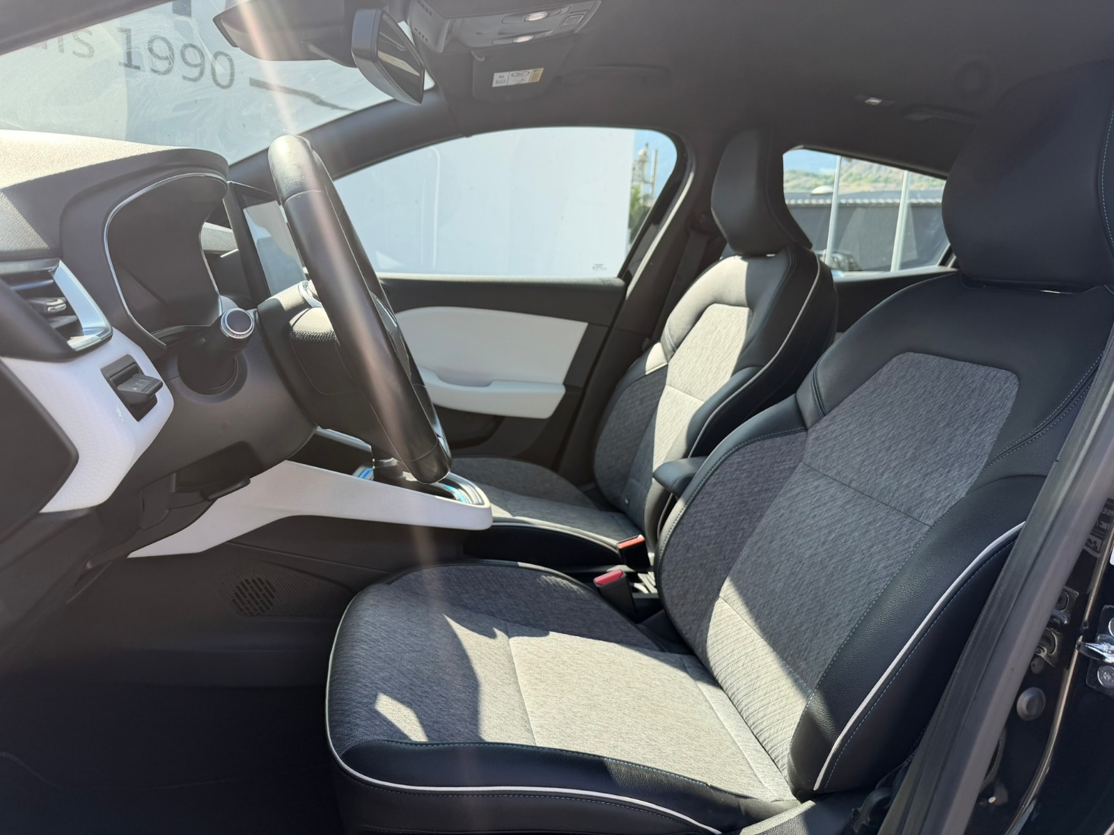 RENAULT Clio 1.6 E-Tech Edition One-image-9