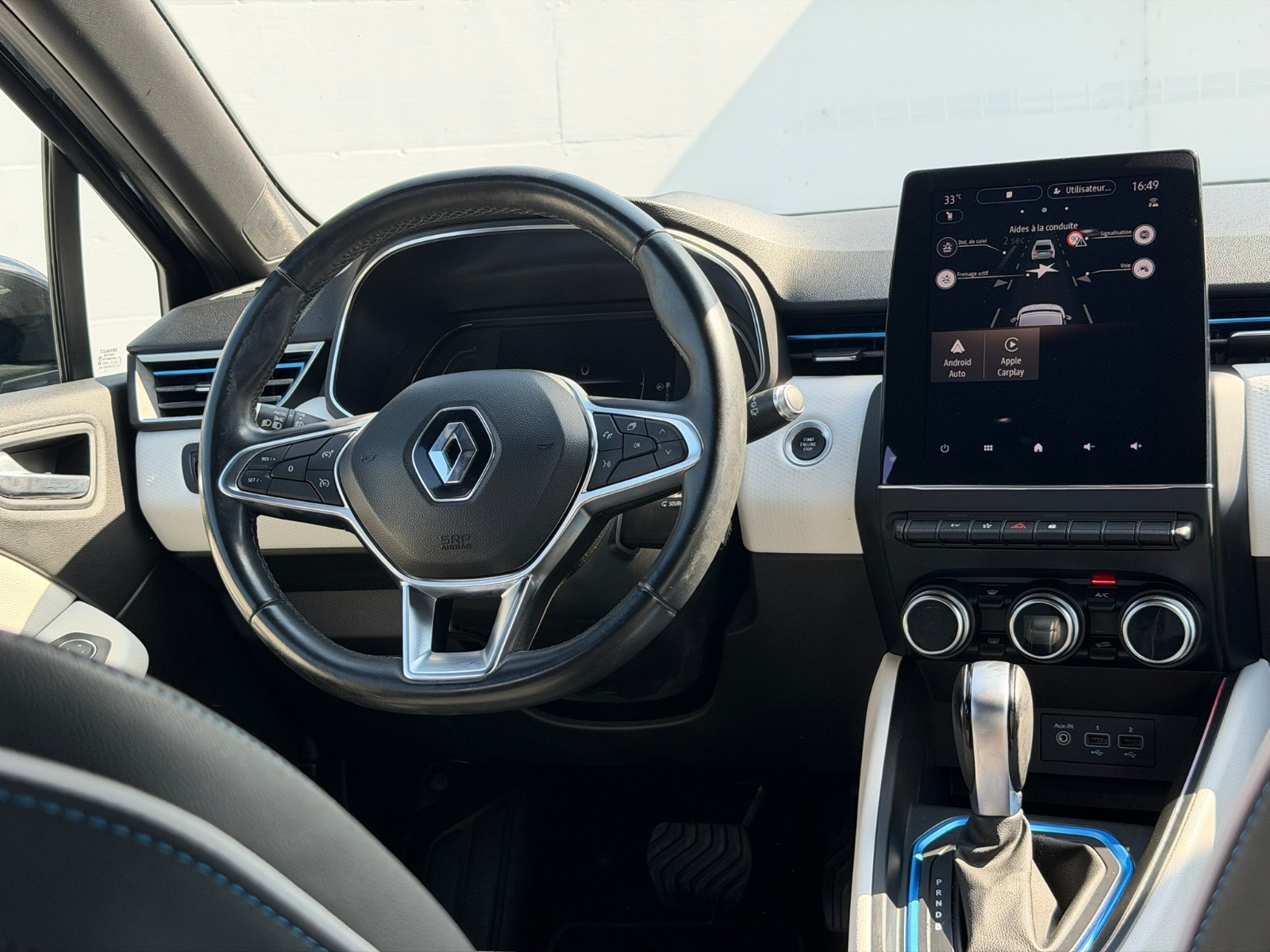 RENAULT Clio 1.6 E-Tech Edition One-image-12