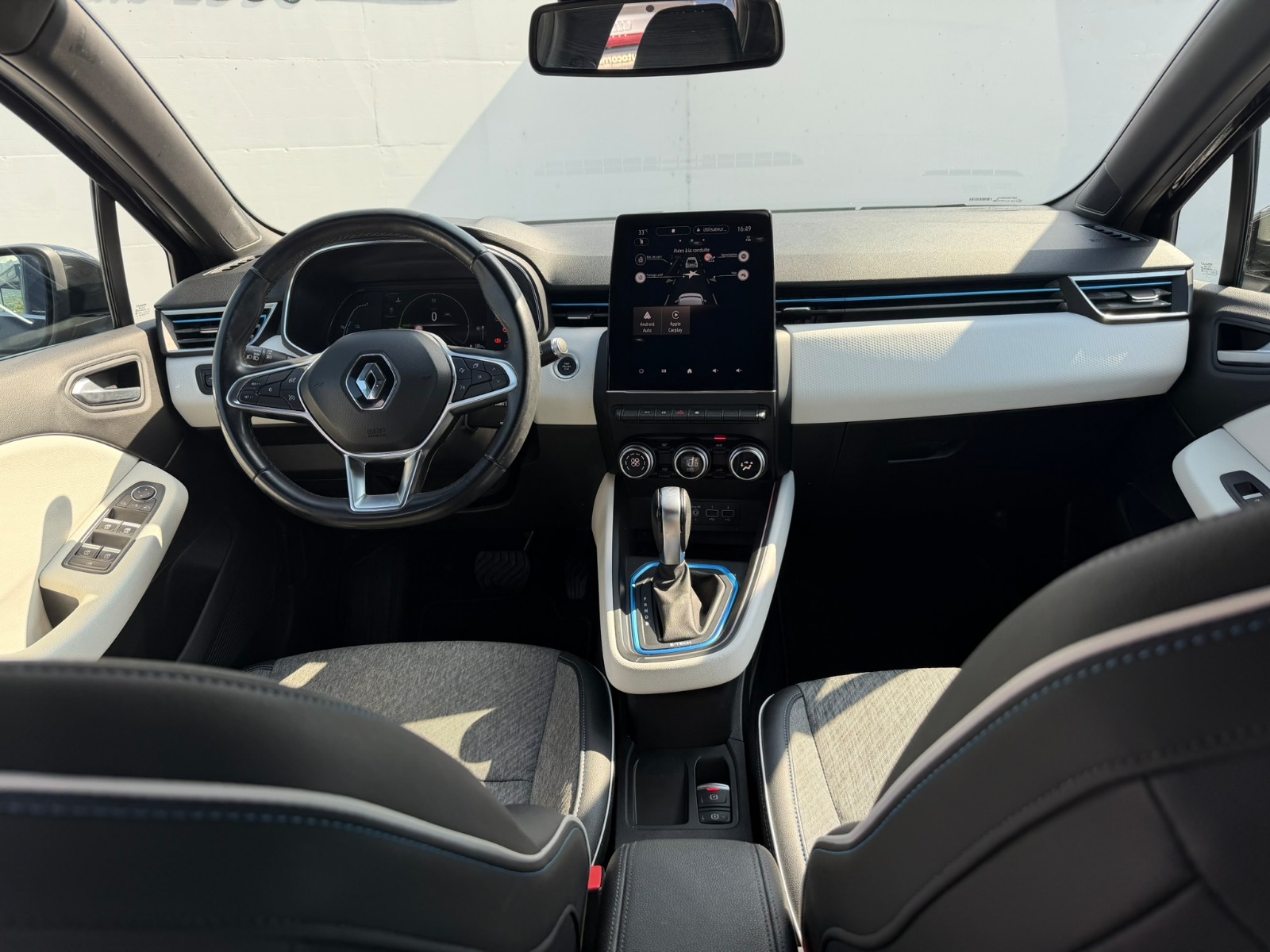 RENAULT Clio 1.6 E-Tech Edition One-image-11