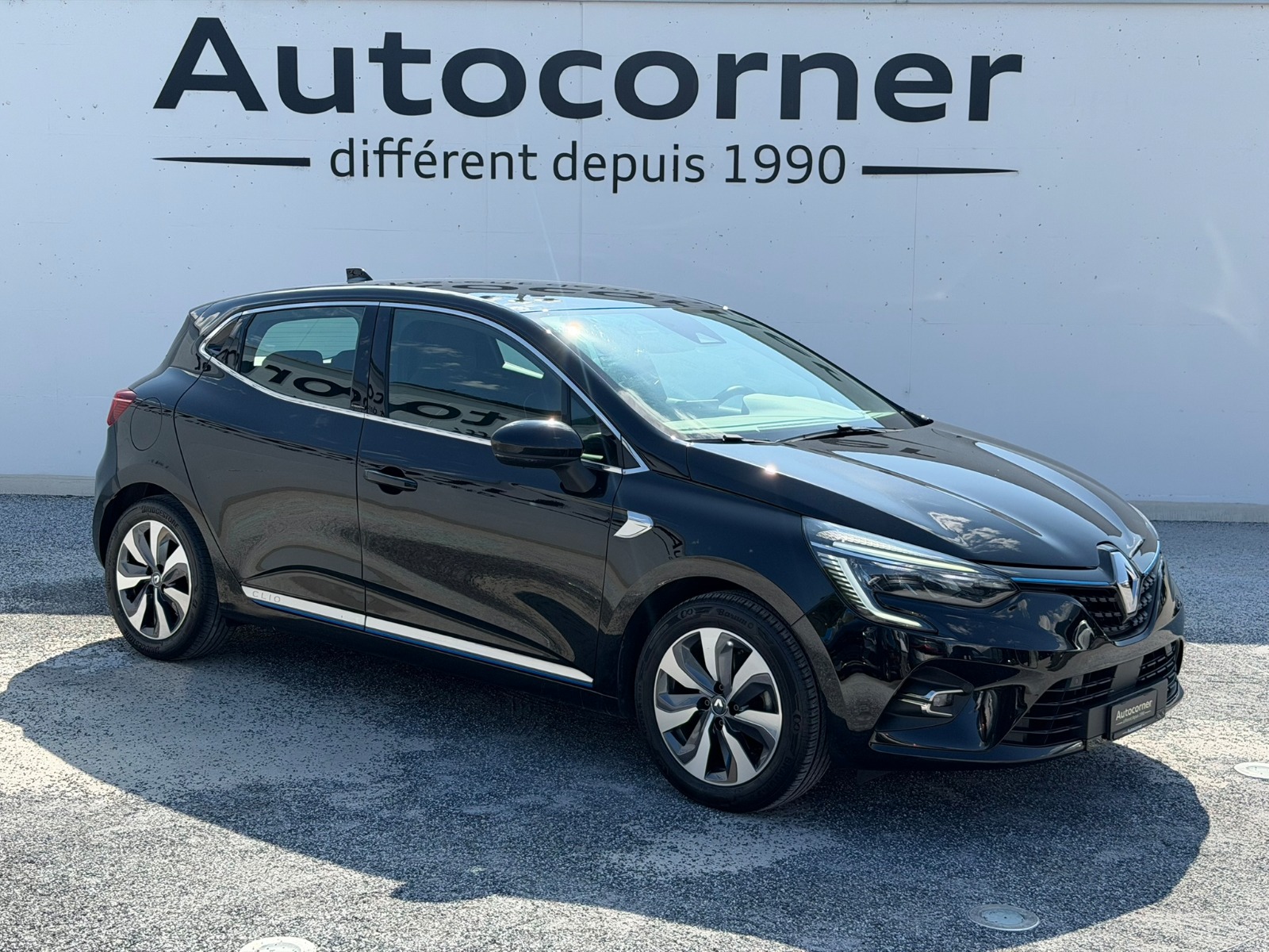 RENAULT Clio 1.6 E-Tech Edition One-showroom-element-2