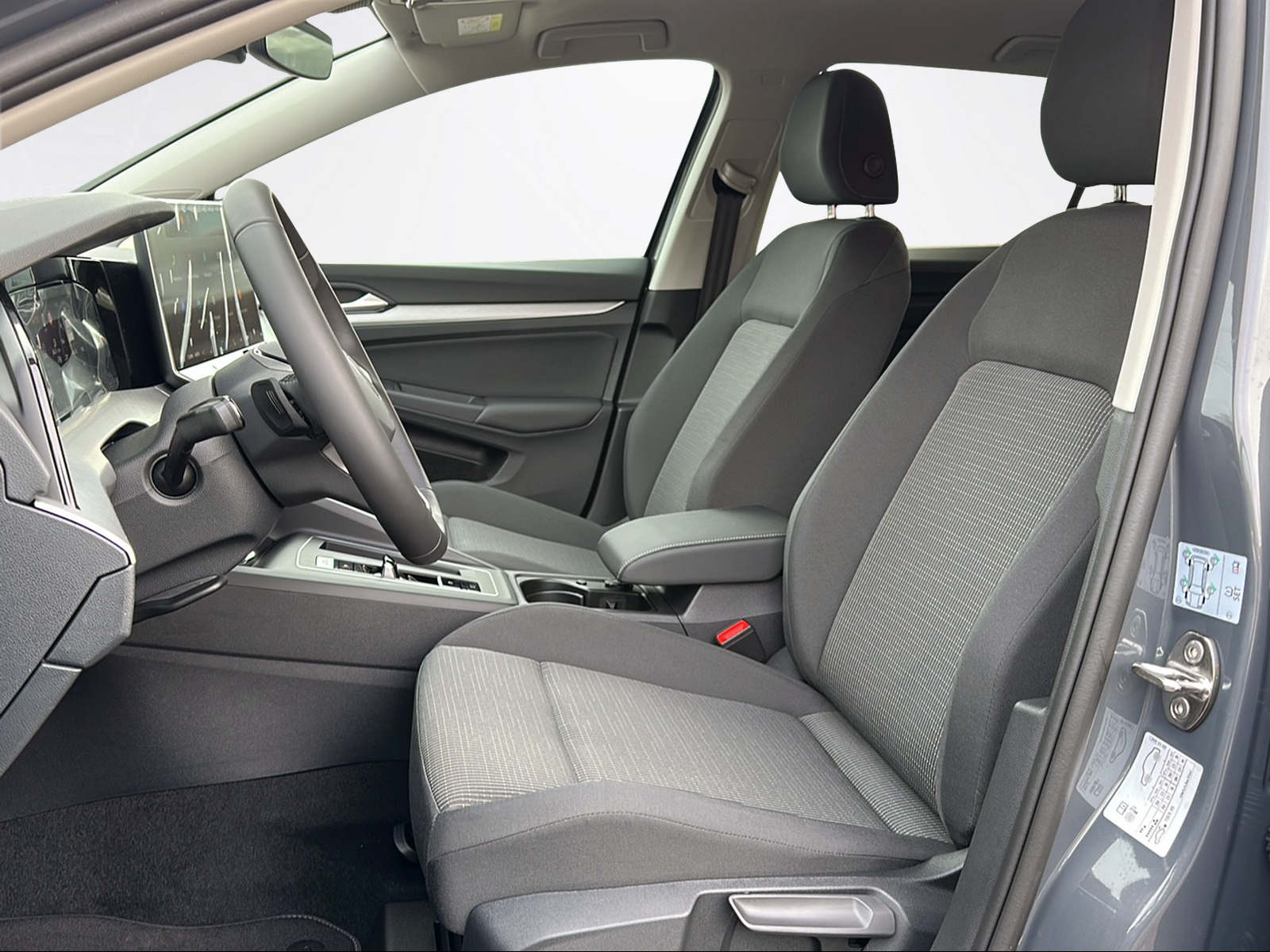 VW Golf Variant 1.5 eTSI mHEV Basis DSG-image-8