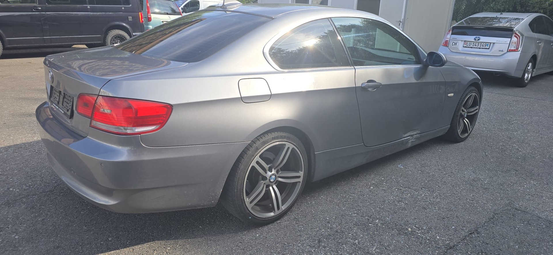 BMW 325i Coupé-image-3