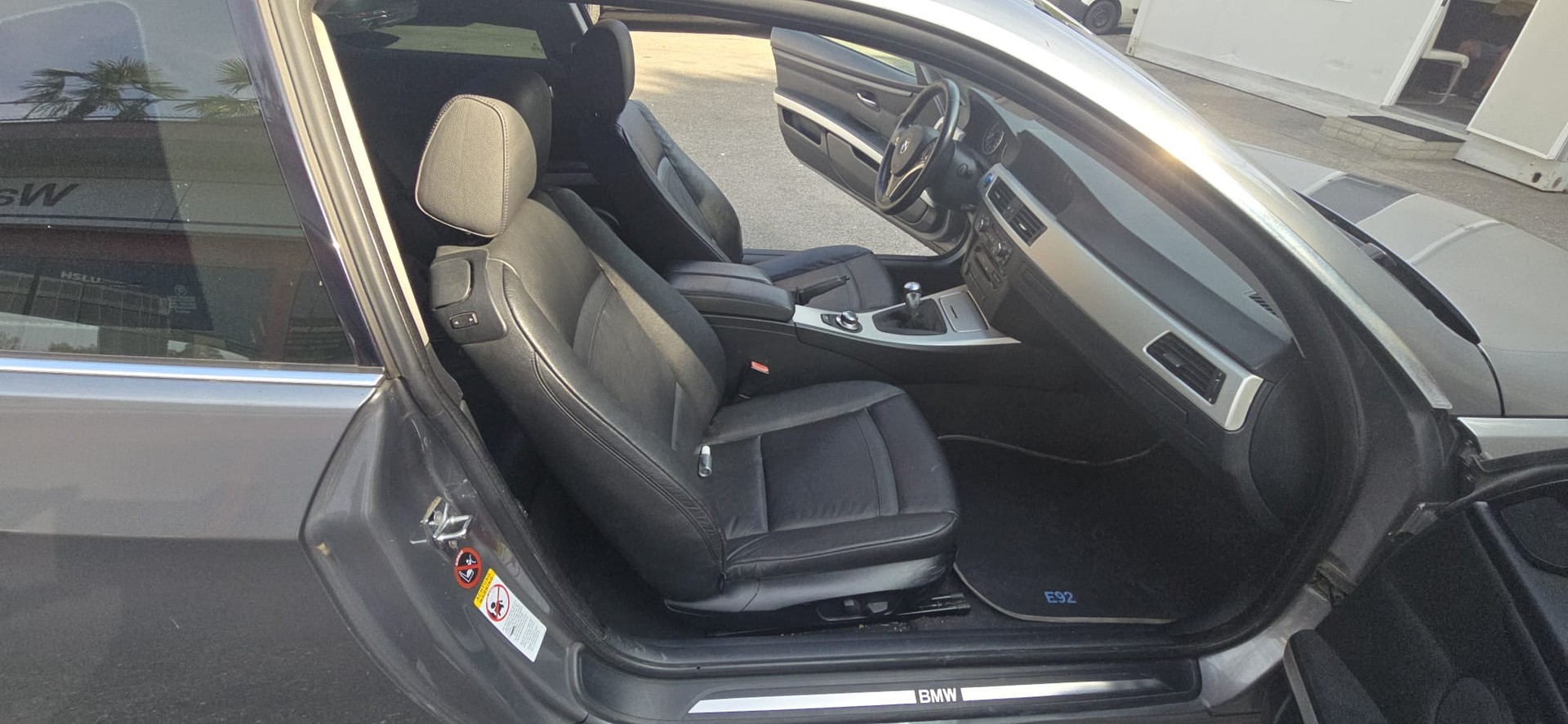 BMW 325i Coupé-image-9