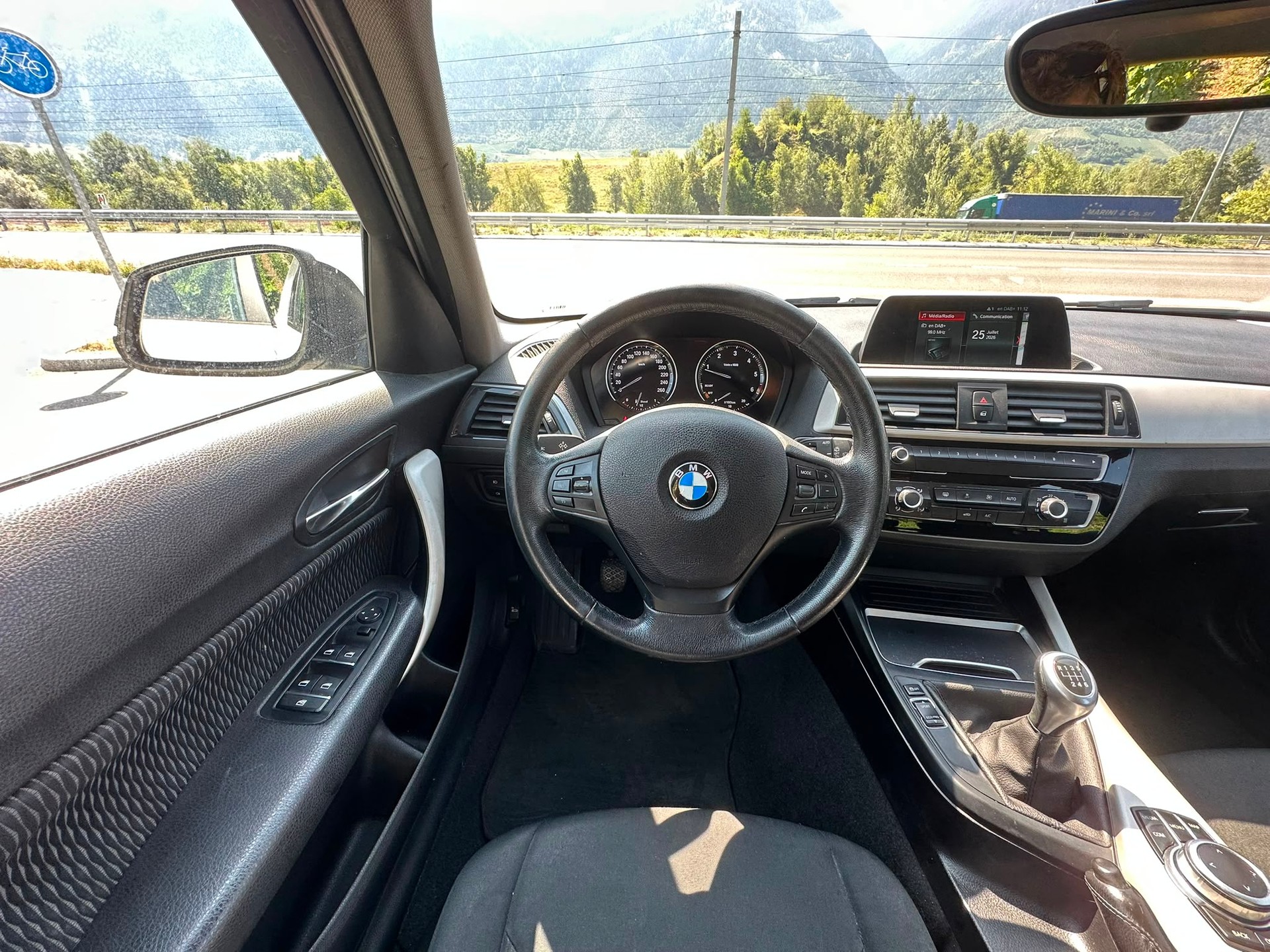 BMW 118d xDrive-image-9