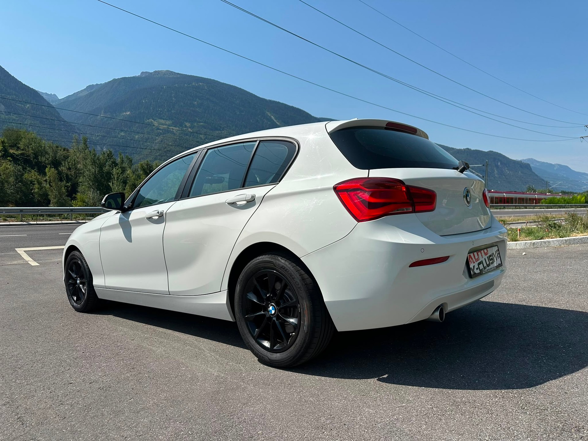 BMW 118d xDrive-image-3