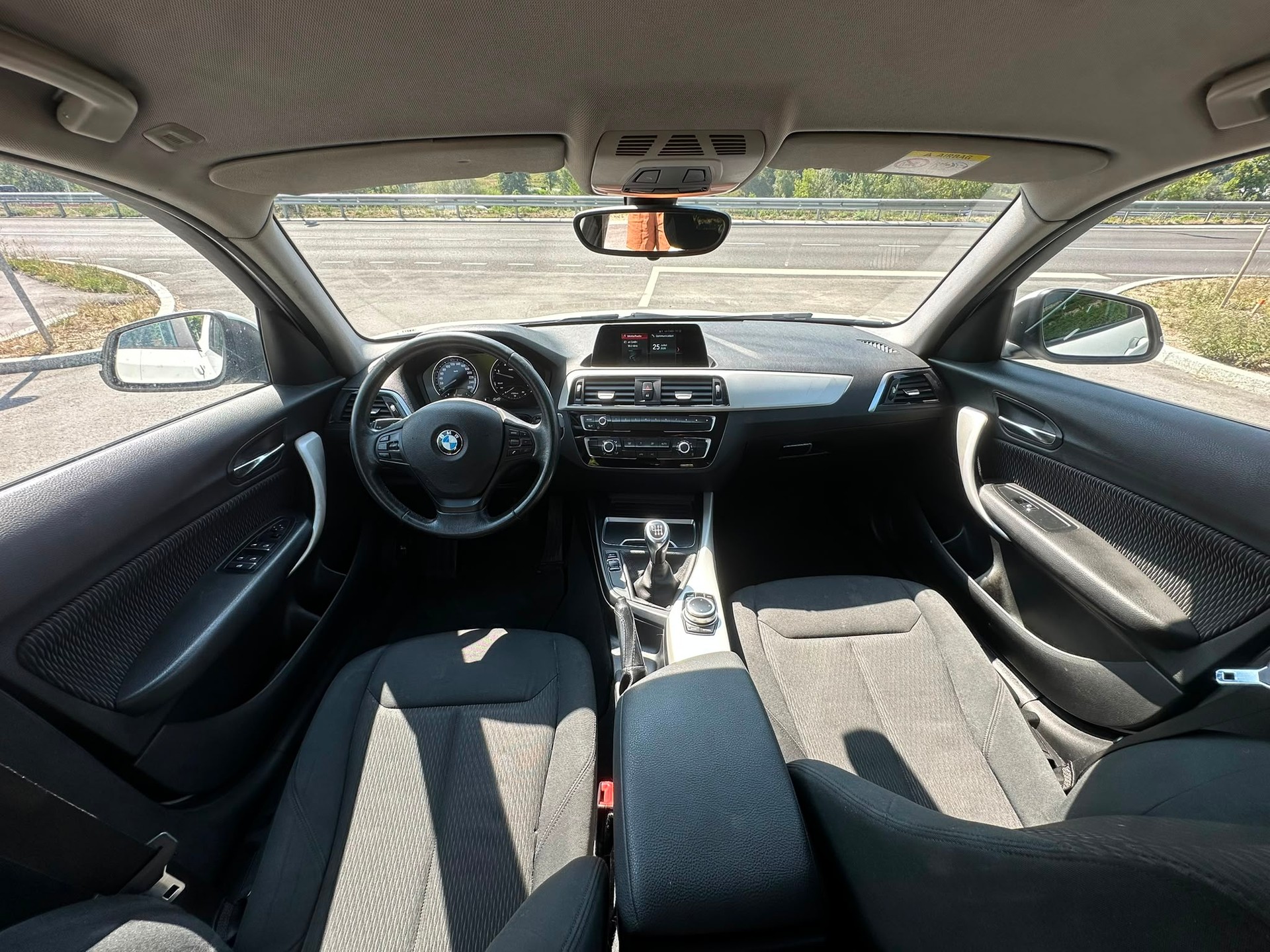 BMW 118d xDrive-image-8