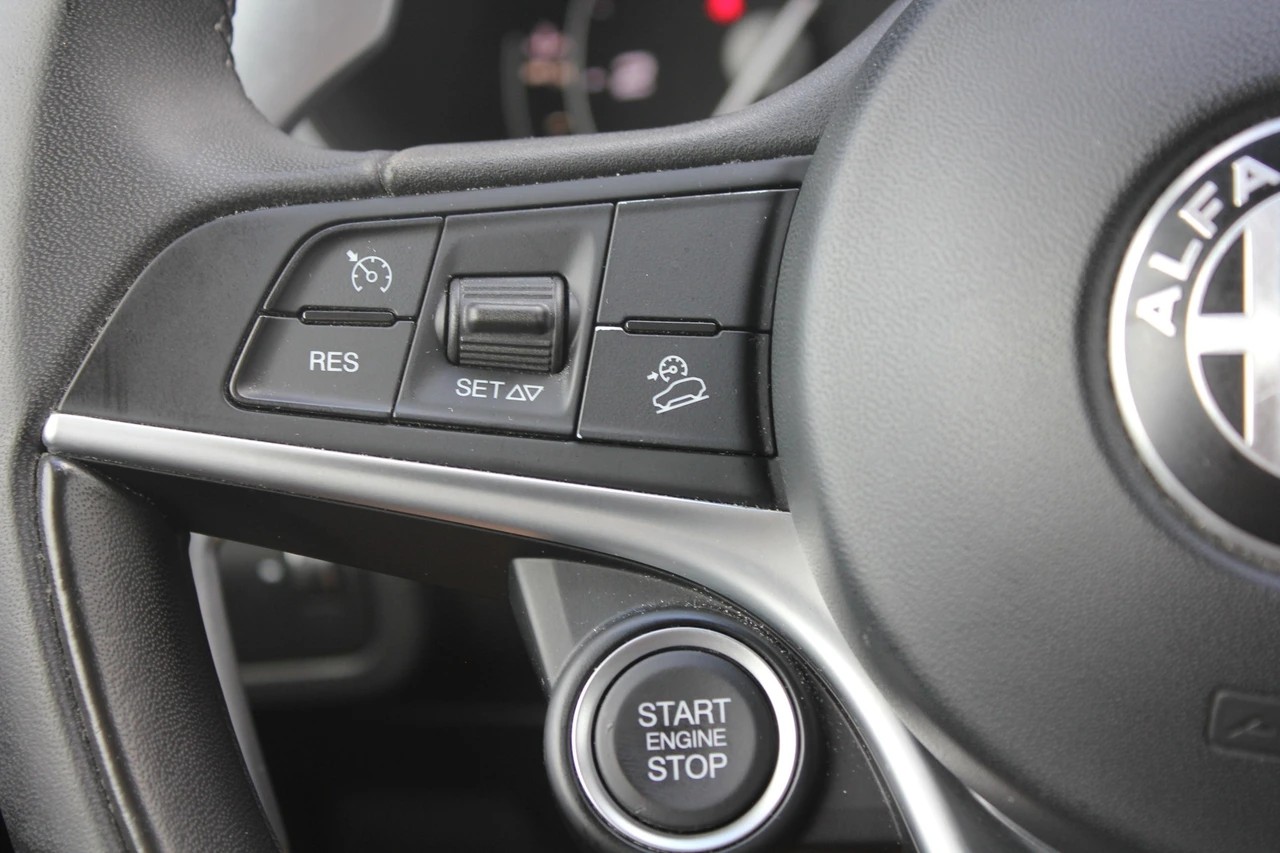 ALFA ROMEO Stelvio 2.2 JTDM Super Q4 Automatic-image-13