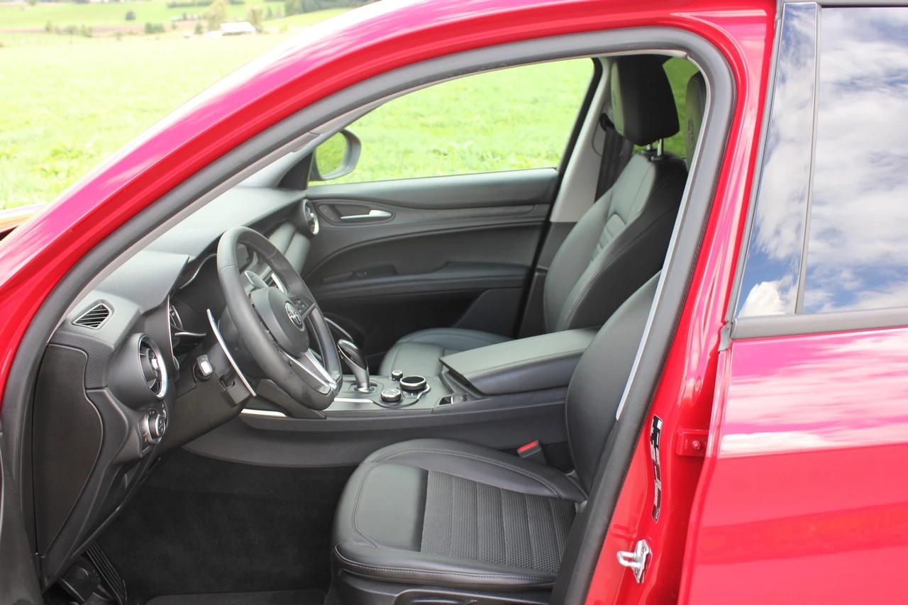 ALFA ROMEO Stelvio 2.2 JTDM Super Q4 Automatic-image-7