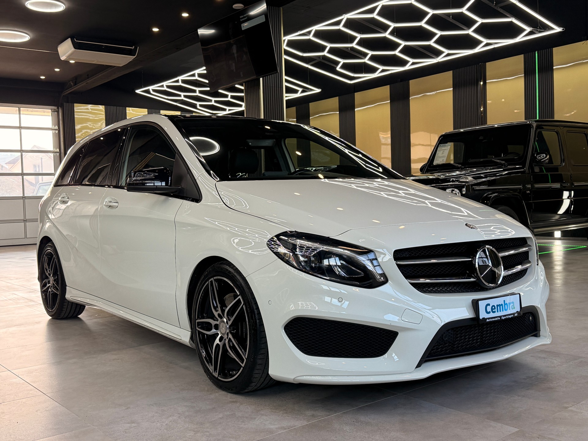 MERCEDES-BENZ B 220 CDI Swiss Star Edition AMG Line 4Matic-image-2