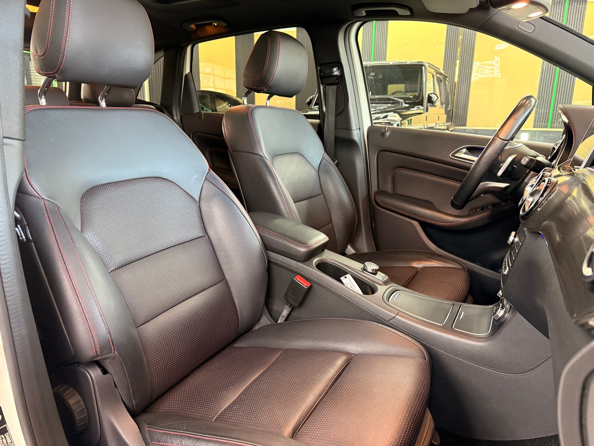 MERCEDES-BENZ B 220 CDI Swiss Star Edition AMG Line 4Matic-image-11