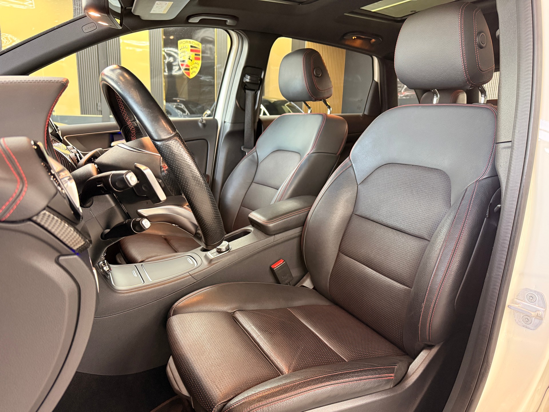 MERCEDES-BENZ B 220 CDI Swiss Star Edition AMG Line 4Matic-image-9