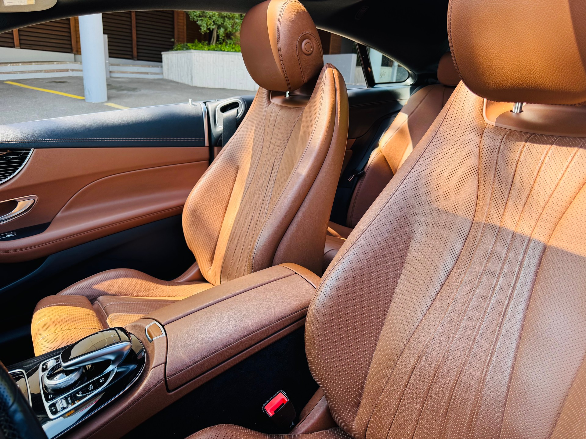 MERCEDES-BENZ E 300 Coupé Avantgarde-image-4