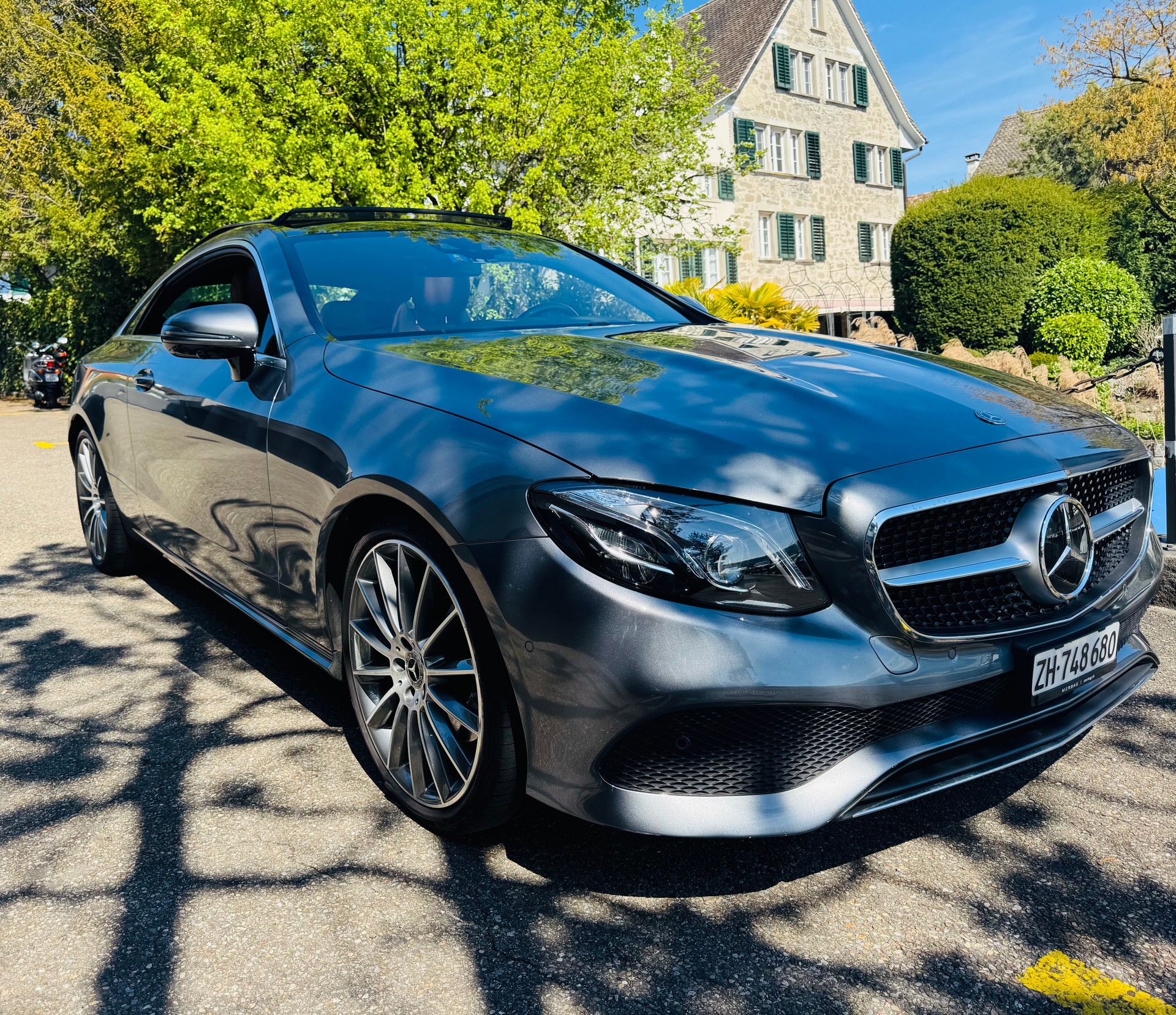 MERCEDES-BENZ E 300 Coupé Avantgarde-image-1