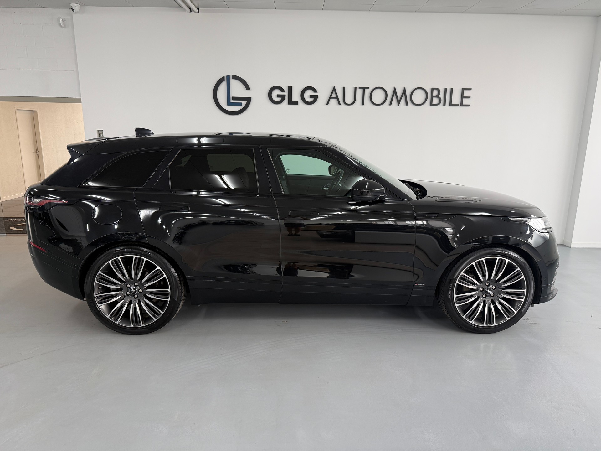 LAND ROVER Range Rover Velar R-Dynamic P 380 HSE Automatic-image-4