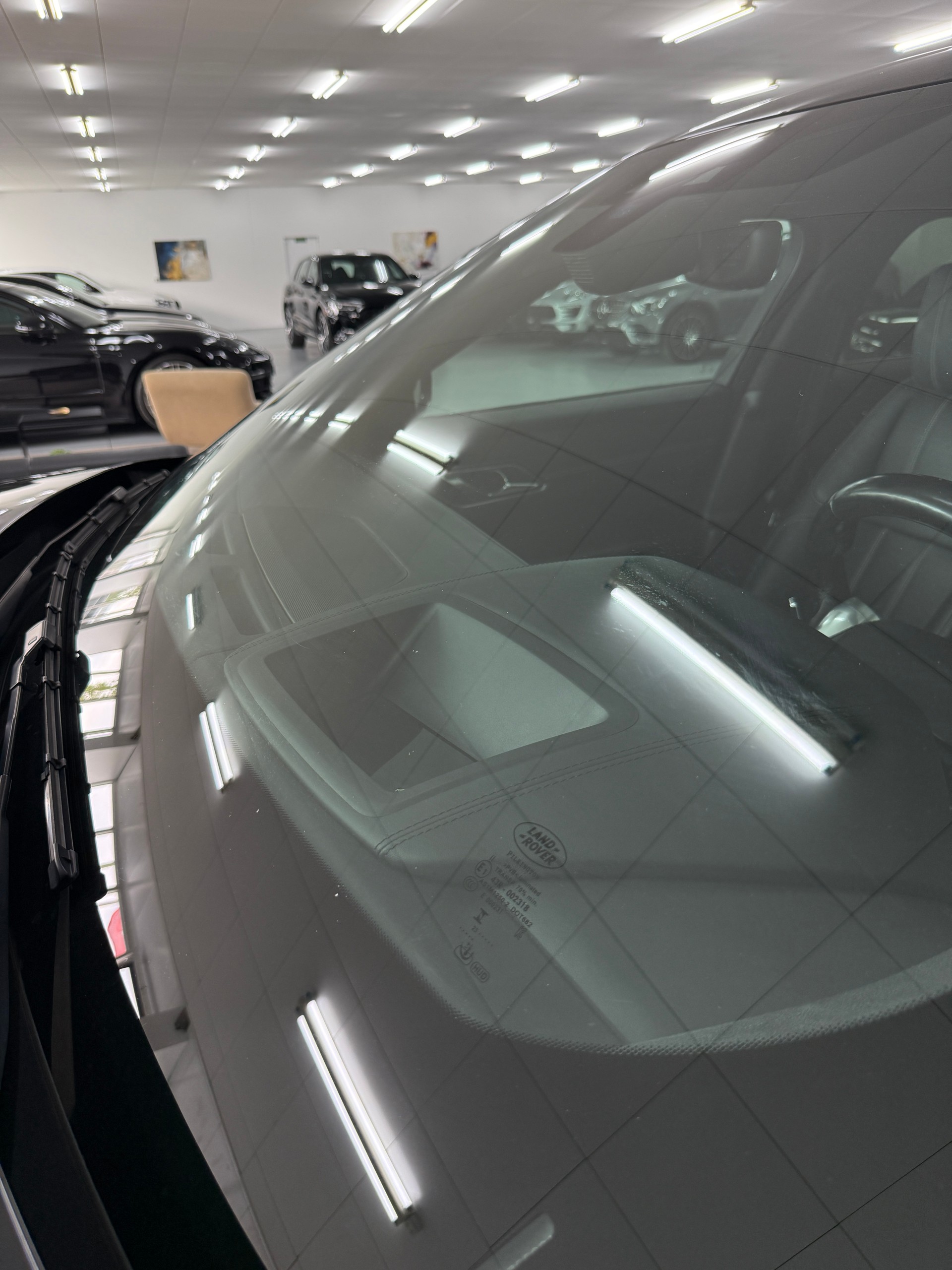 LAND ROVER Range Rover Velar R-Dynamic P 380 HSE Automatic-image-12