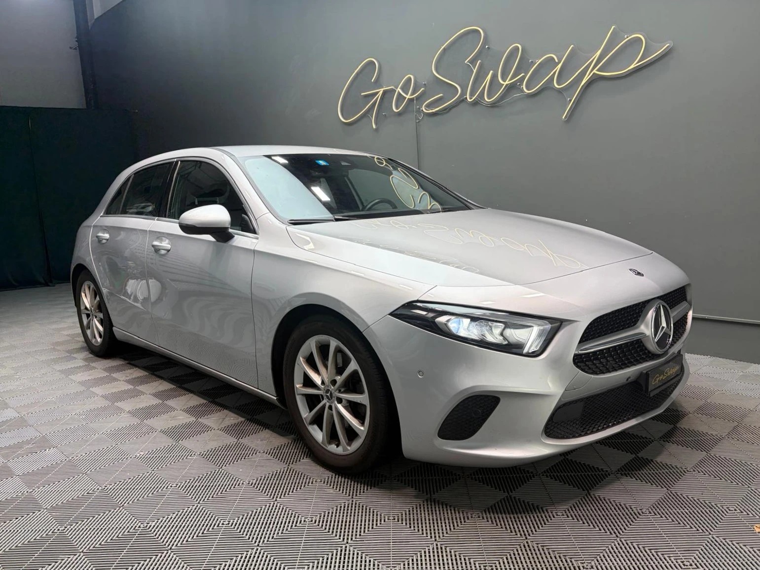 MERCEDES-BENZ A 200 Progressive 7G-DCT - Attelage-image-0
