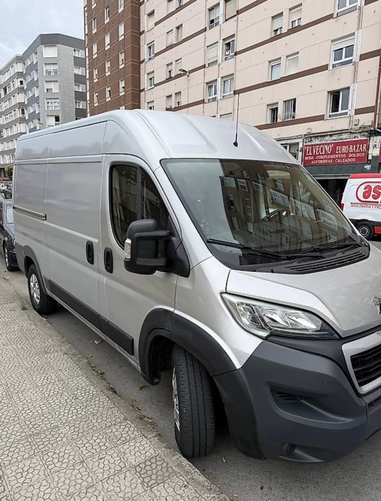 PEUGEOT 2.2 HDI 150 Active-image-2