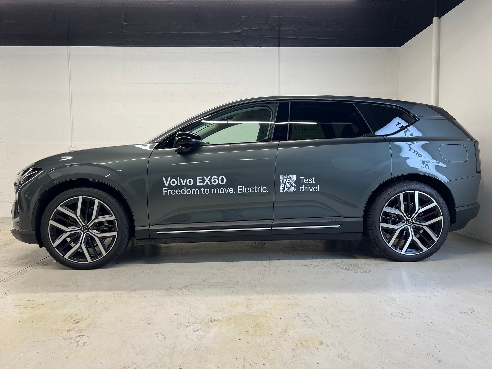 VOLVO EX60 Twin Ultra AWD-showroom-element-1