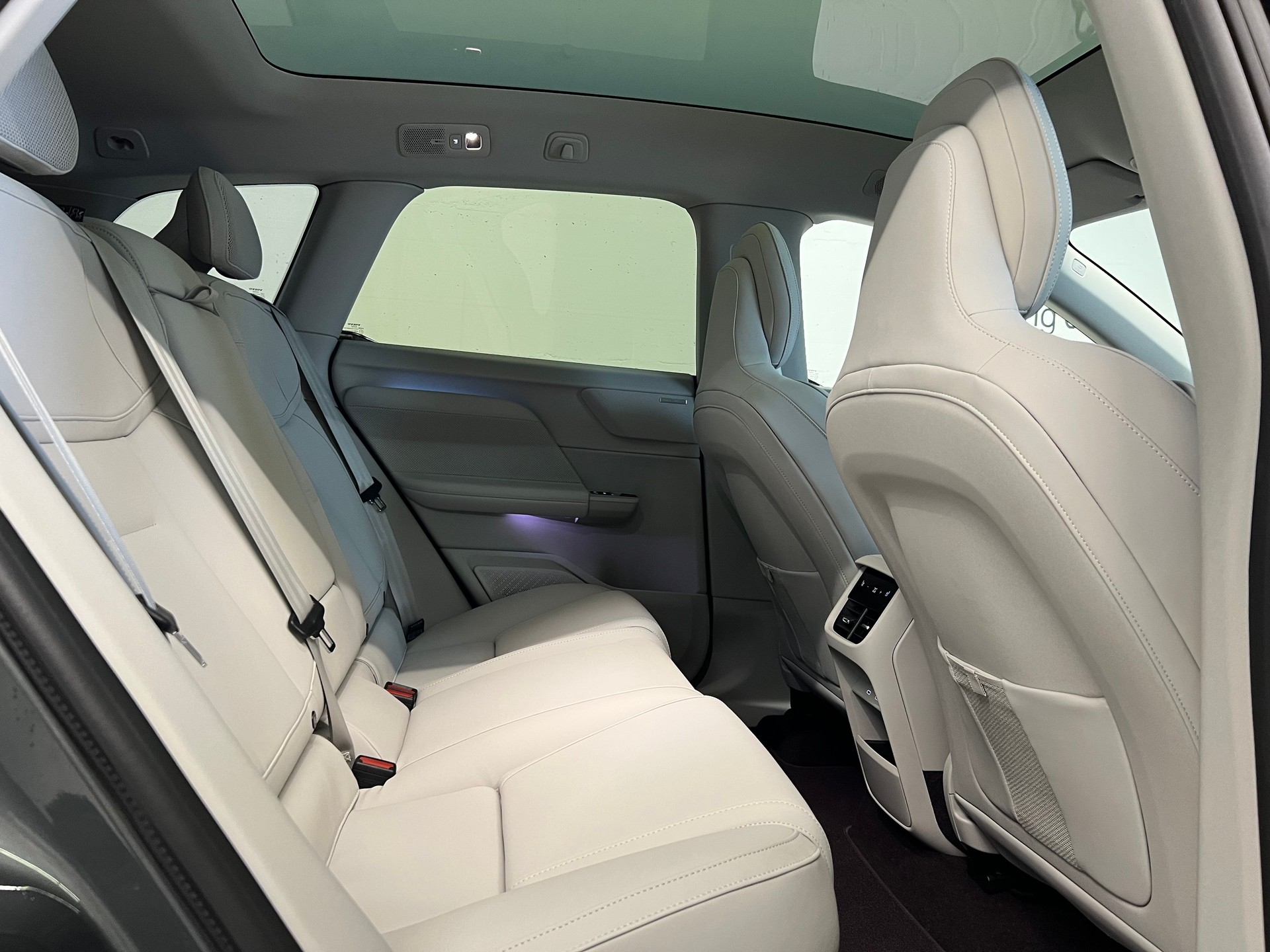 VOLVO EX60 Twin Ultra AWD-image-10