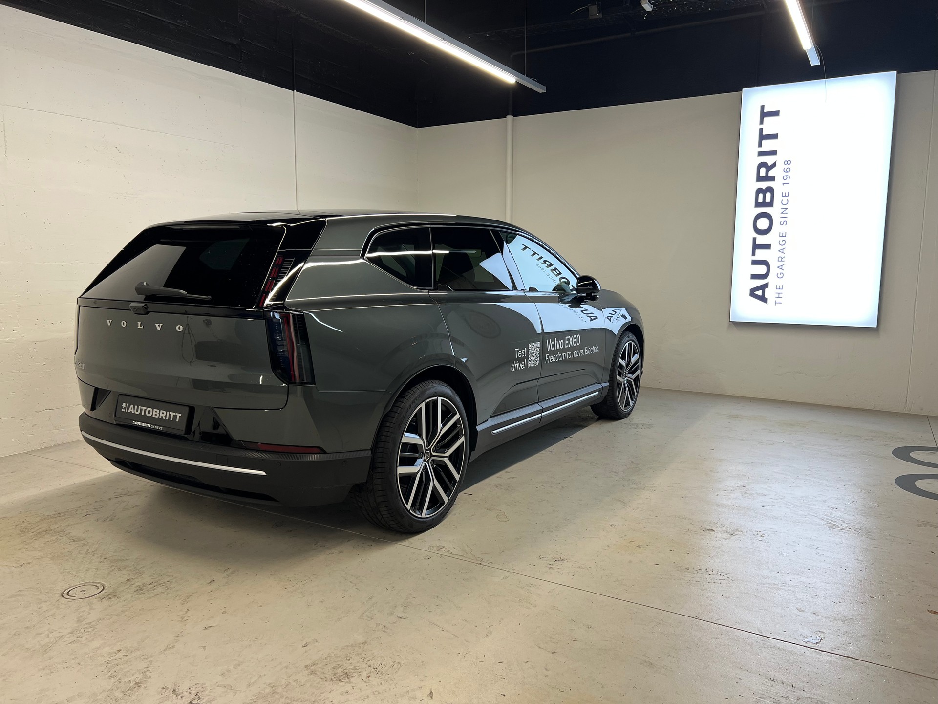 VOLVO EX60 Twin Ultra AWD-image-4