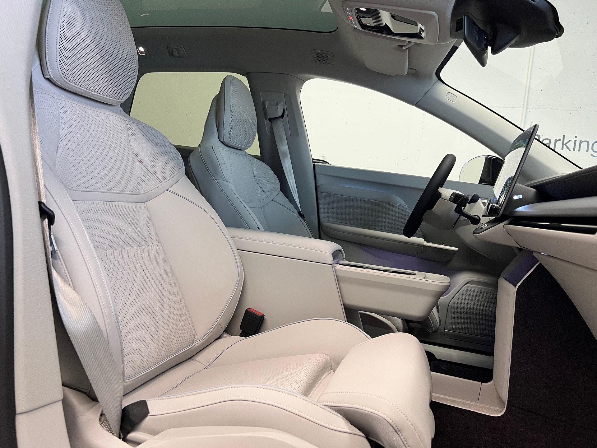 VOLVO EX60 Twin Ultra AWD-image-11