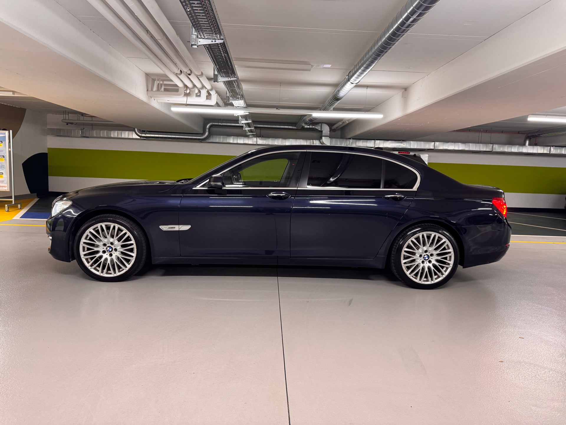 BMW 750Li xDrive-image-7
