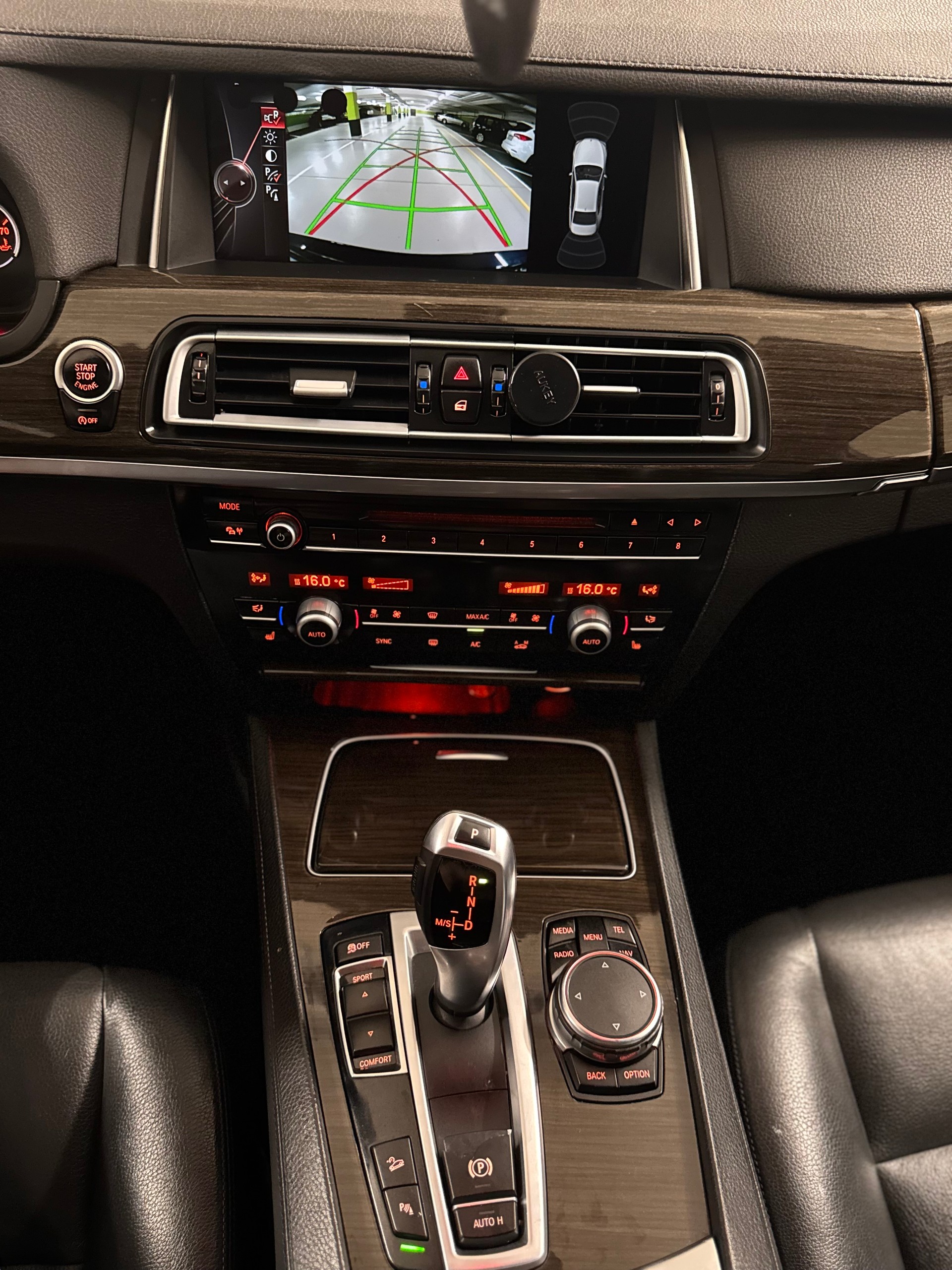 BMW 750Li xDrive-image-13